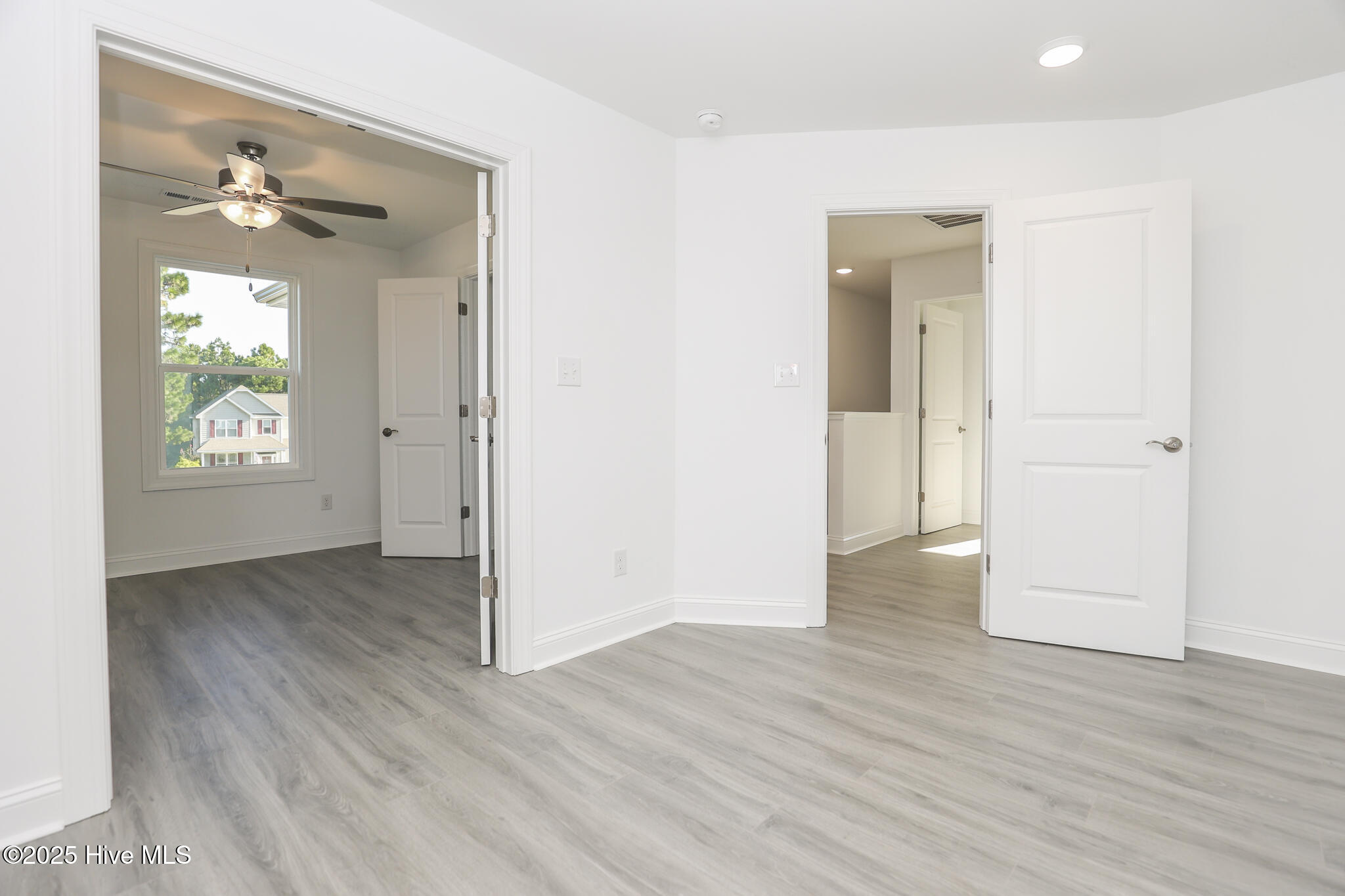 100553822 | Photo 53