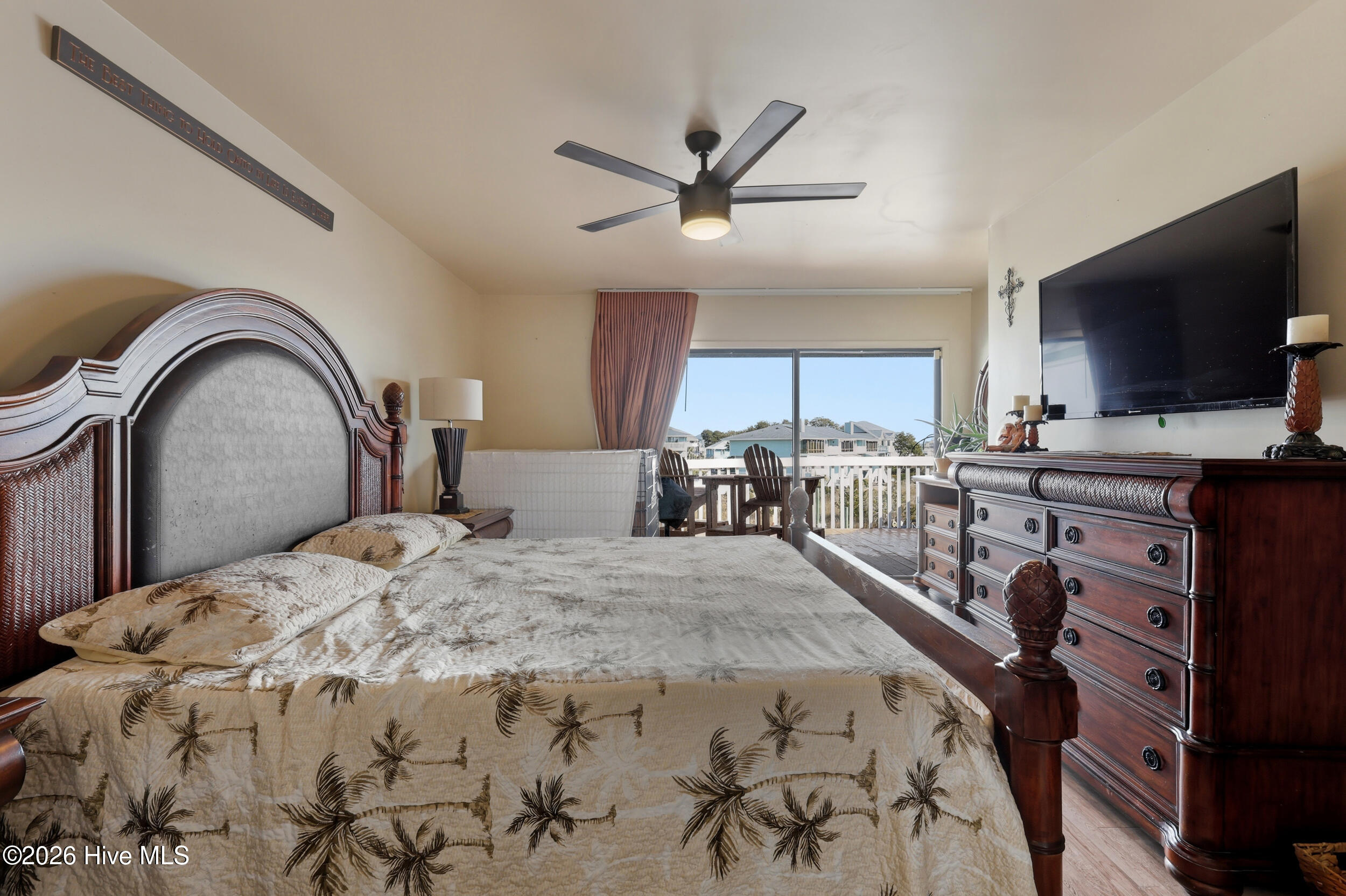 100534046 | Photo 19