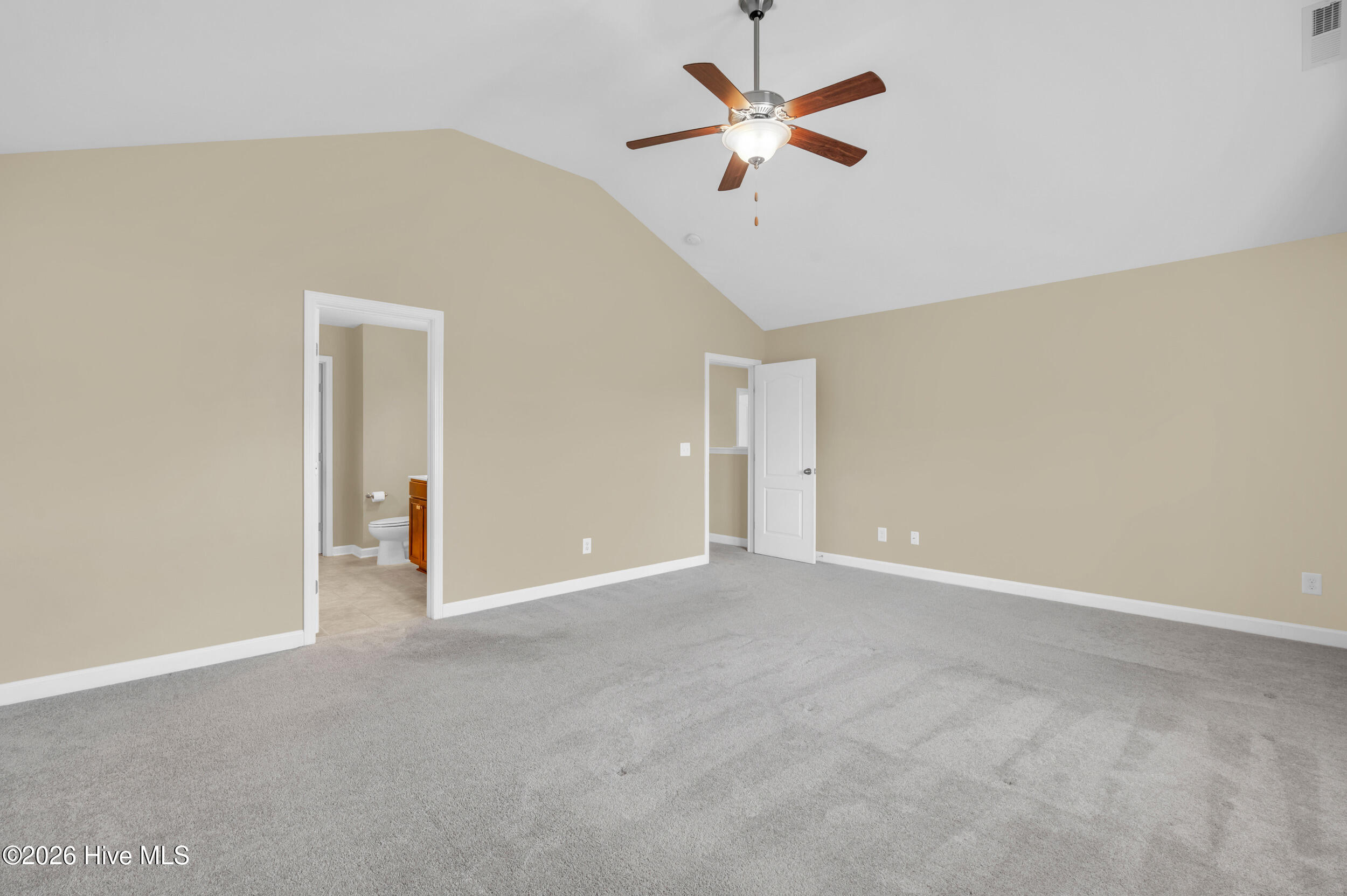 100547452 | Photo 18