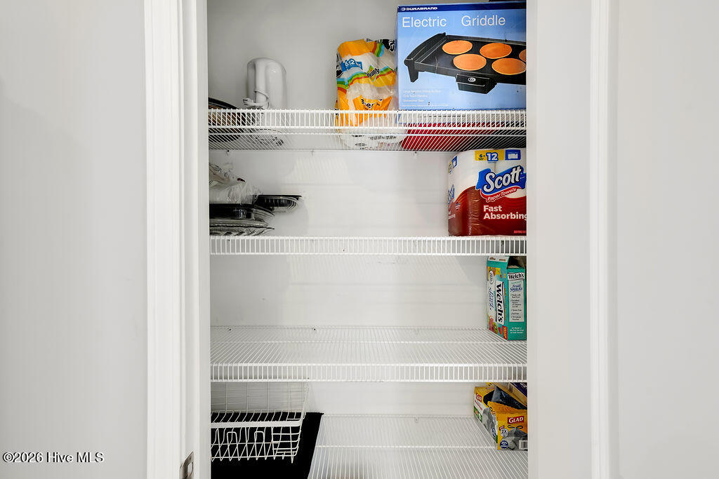 100565667 | Photo 13