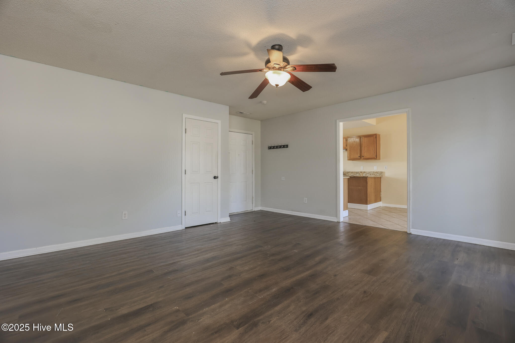 100522542 | Photo 12