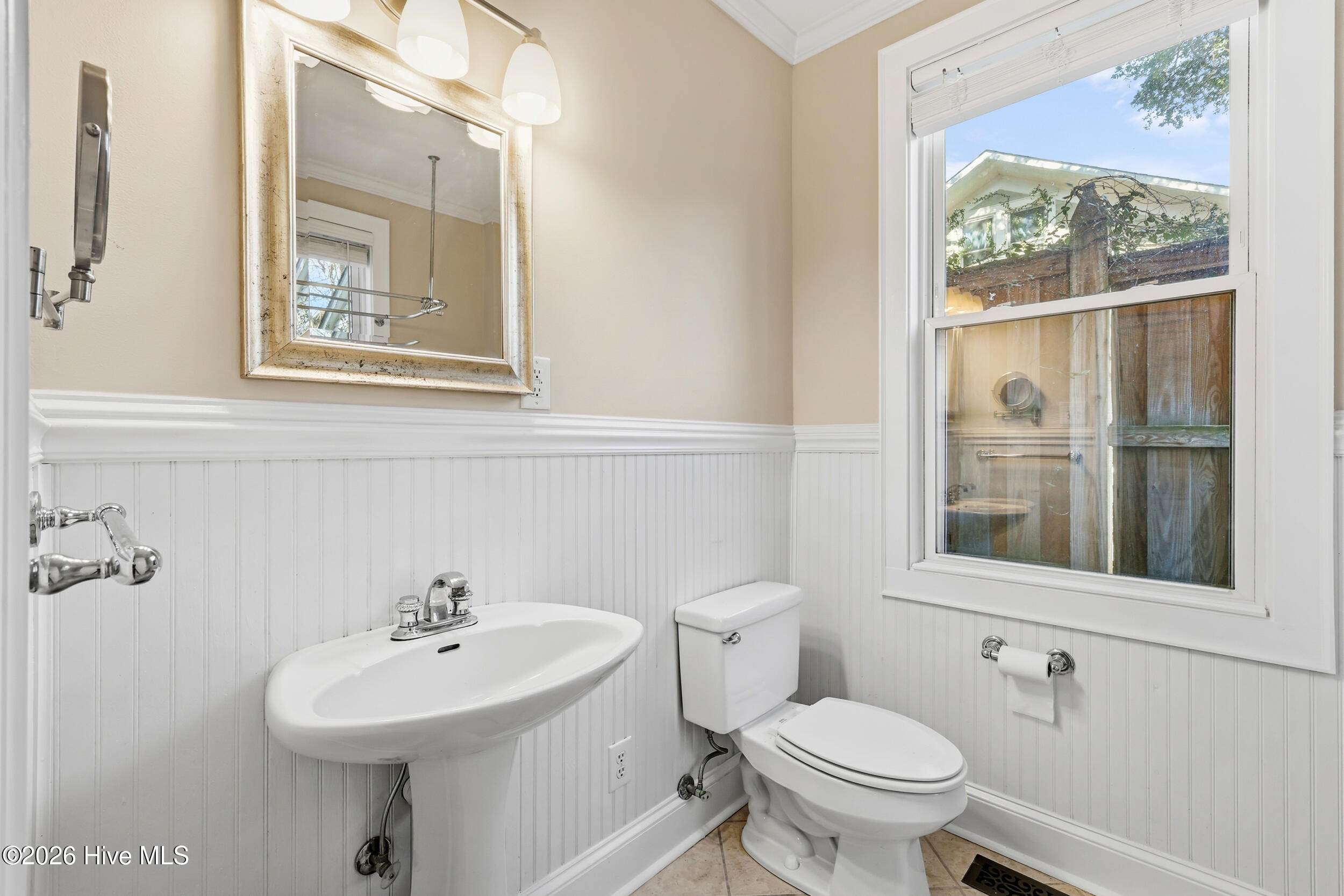 100514178 | Photo 53