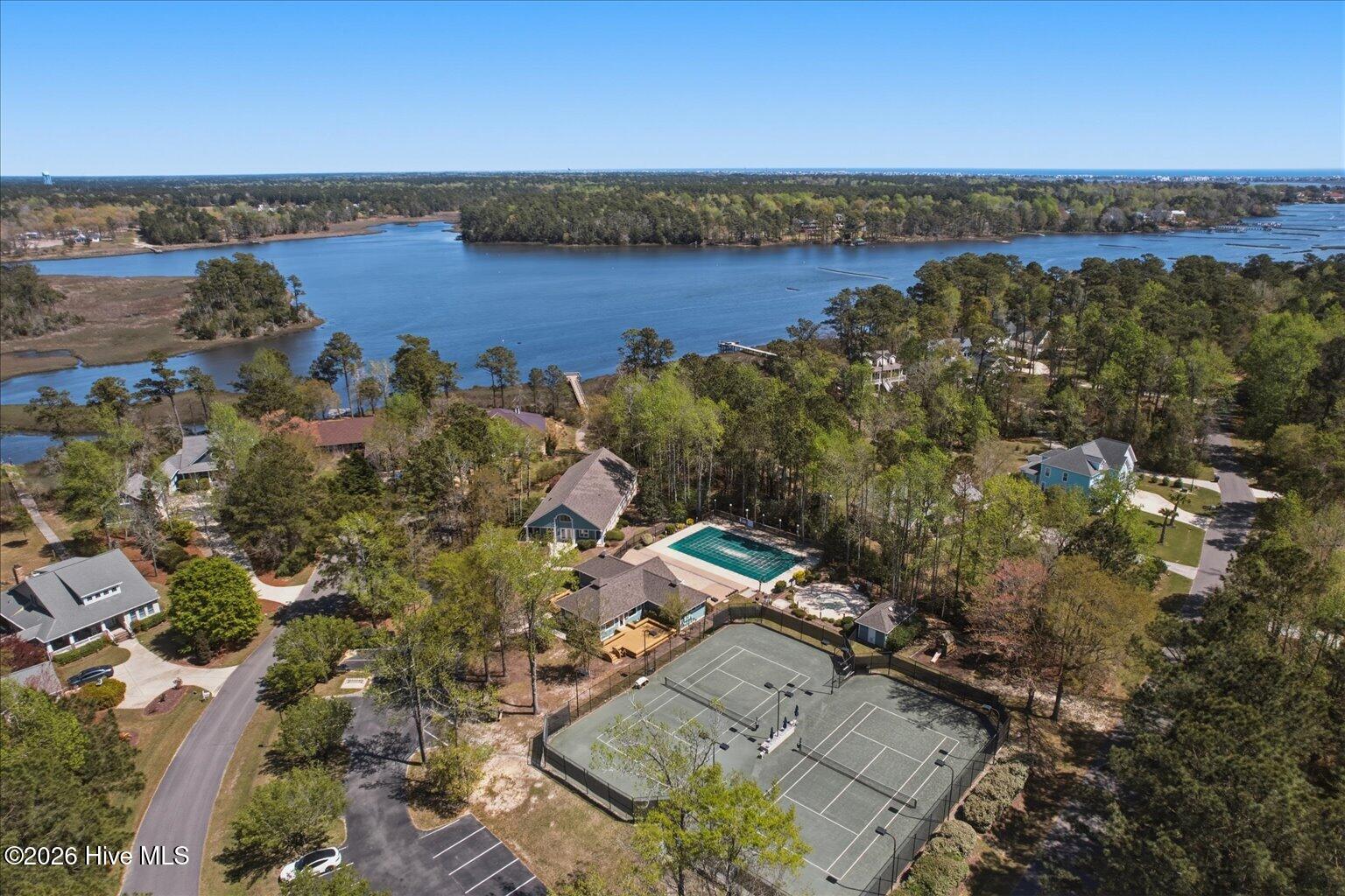 100564085 | Photo 46