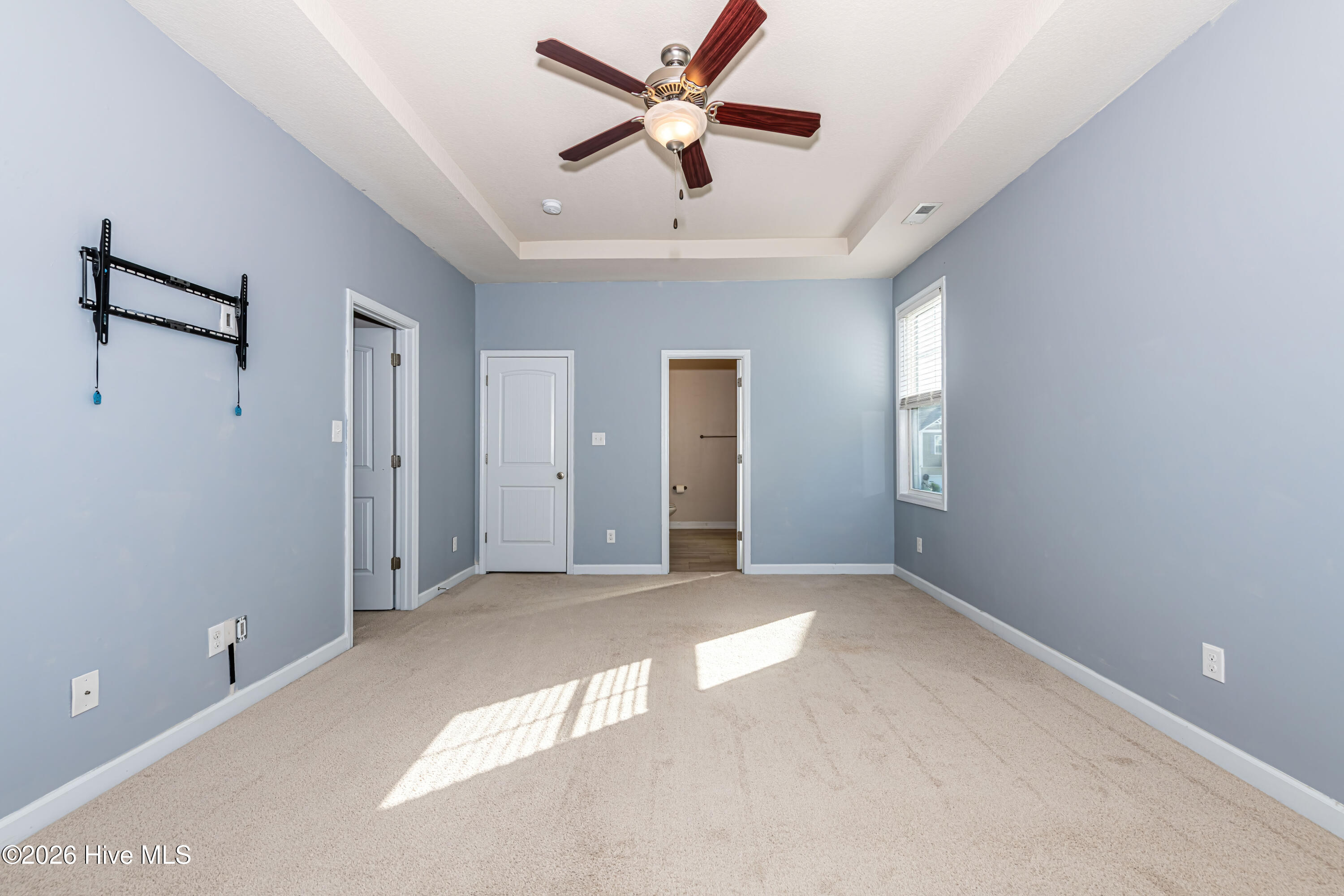 100567221 | Photo 22