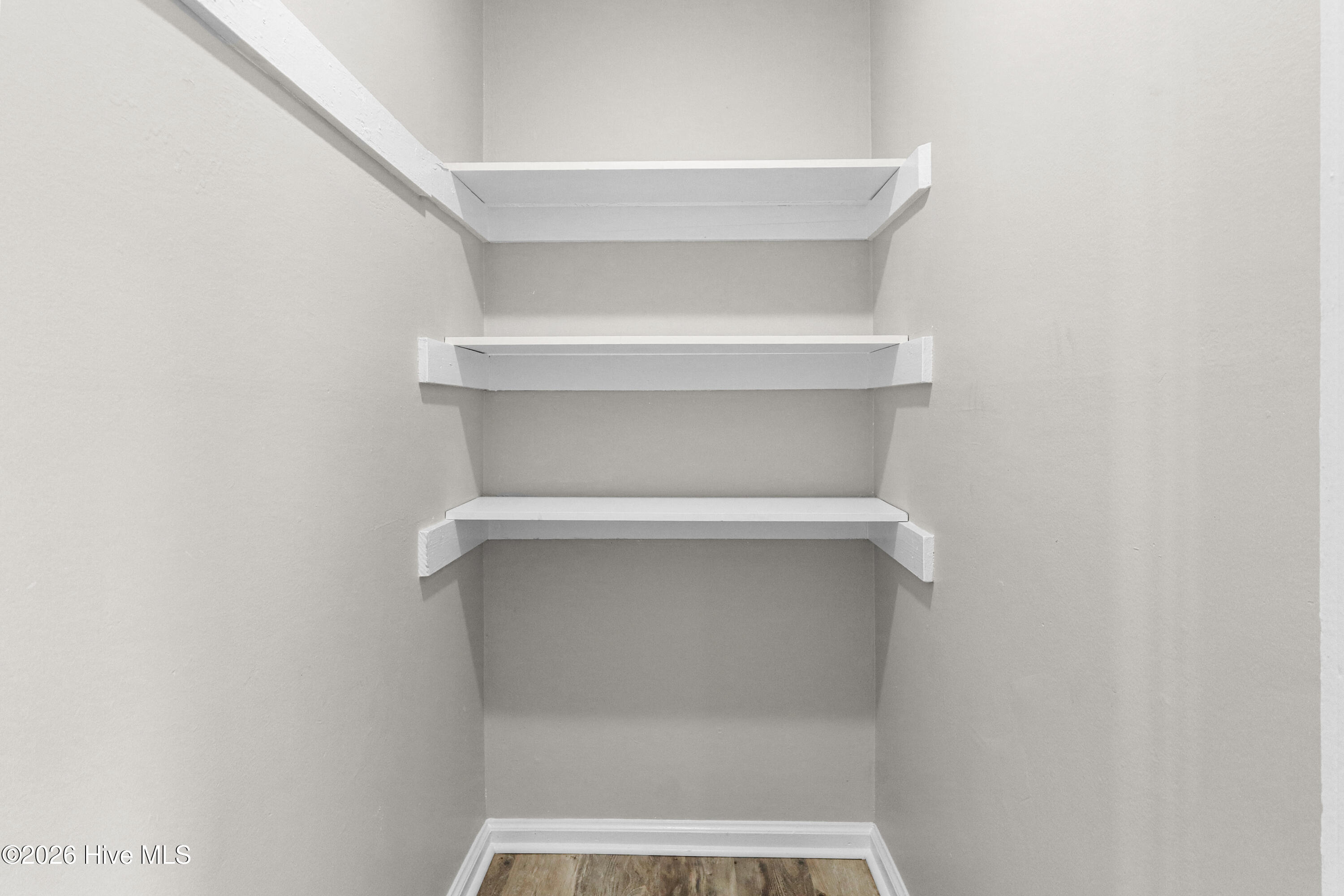 100558793 | Photo 33