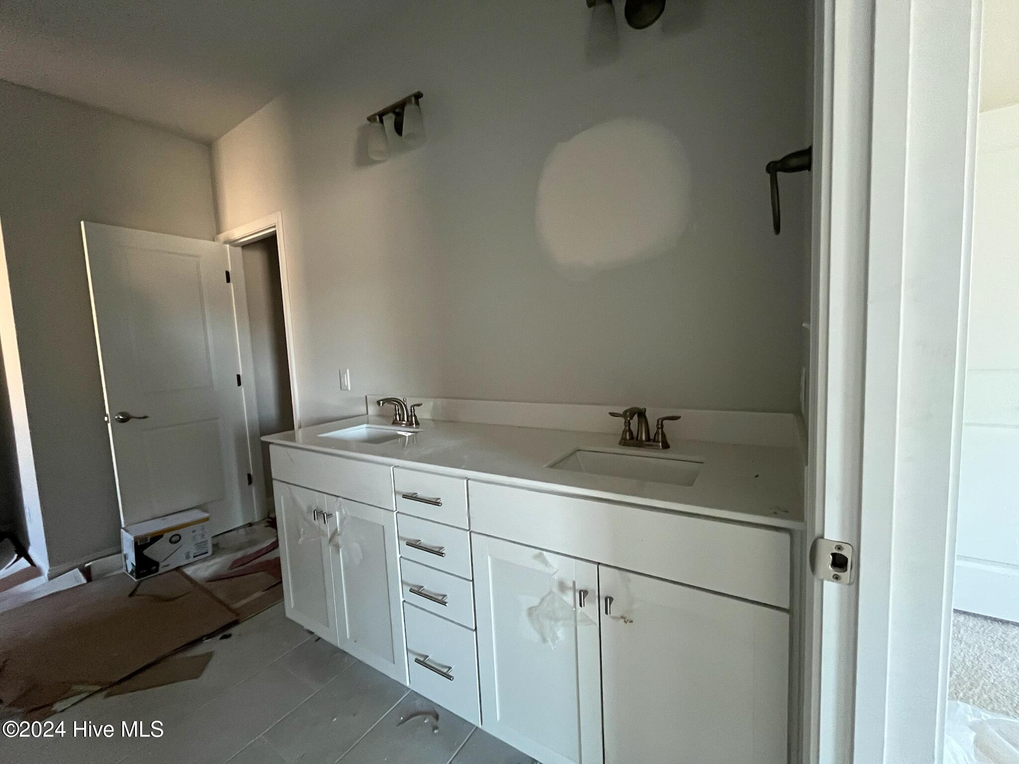 100421670 | Photo 11