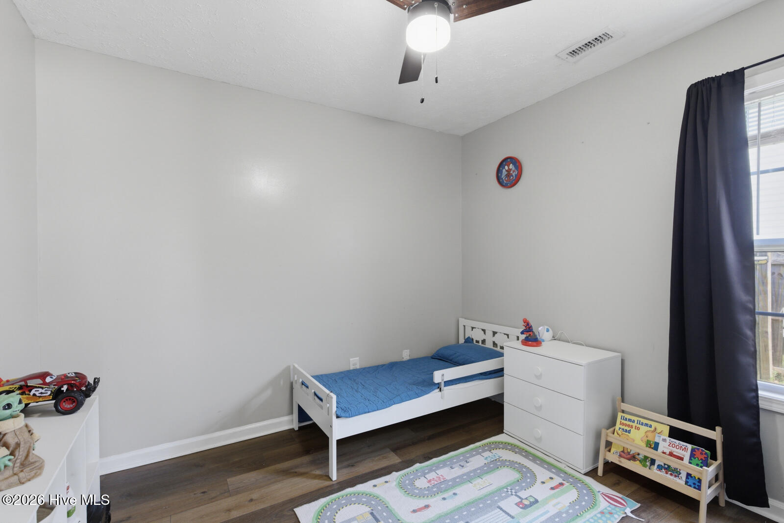 100568997 | Photo 16