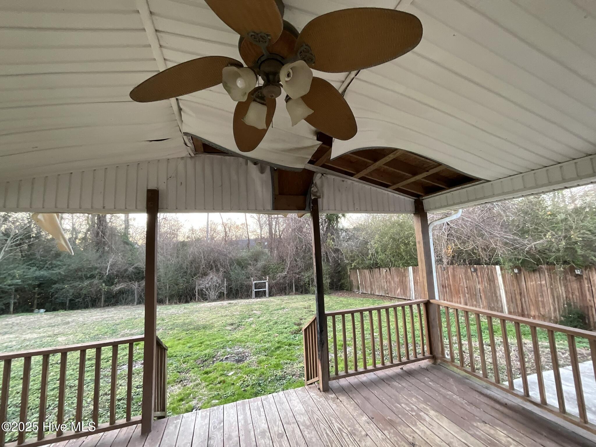 100546587 | Photo 18