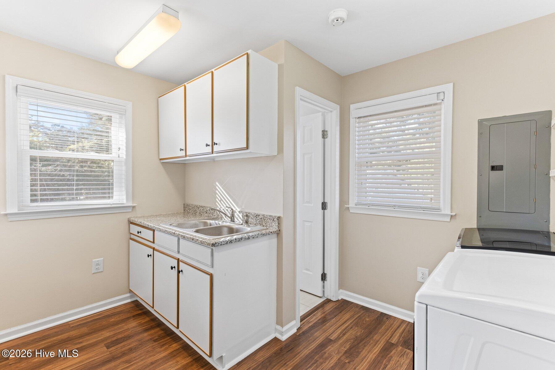 100550580 | Photo 12