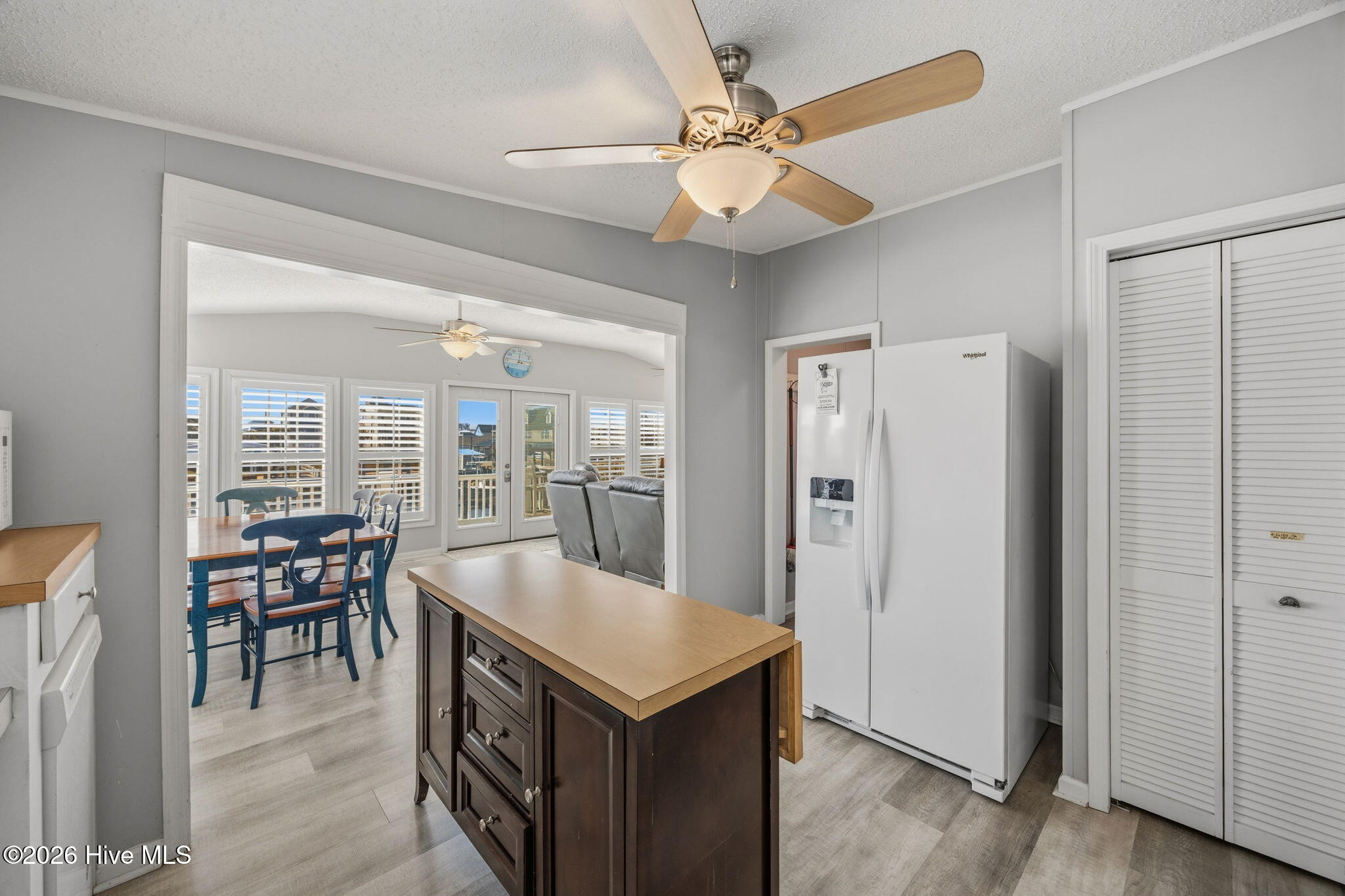 100558073 | Photo 13