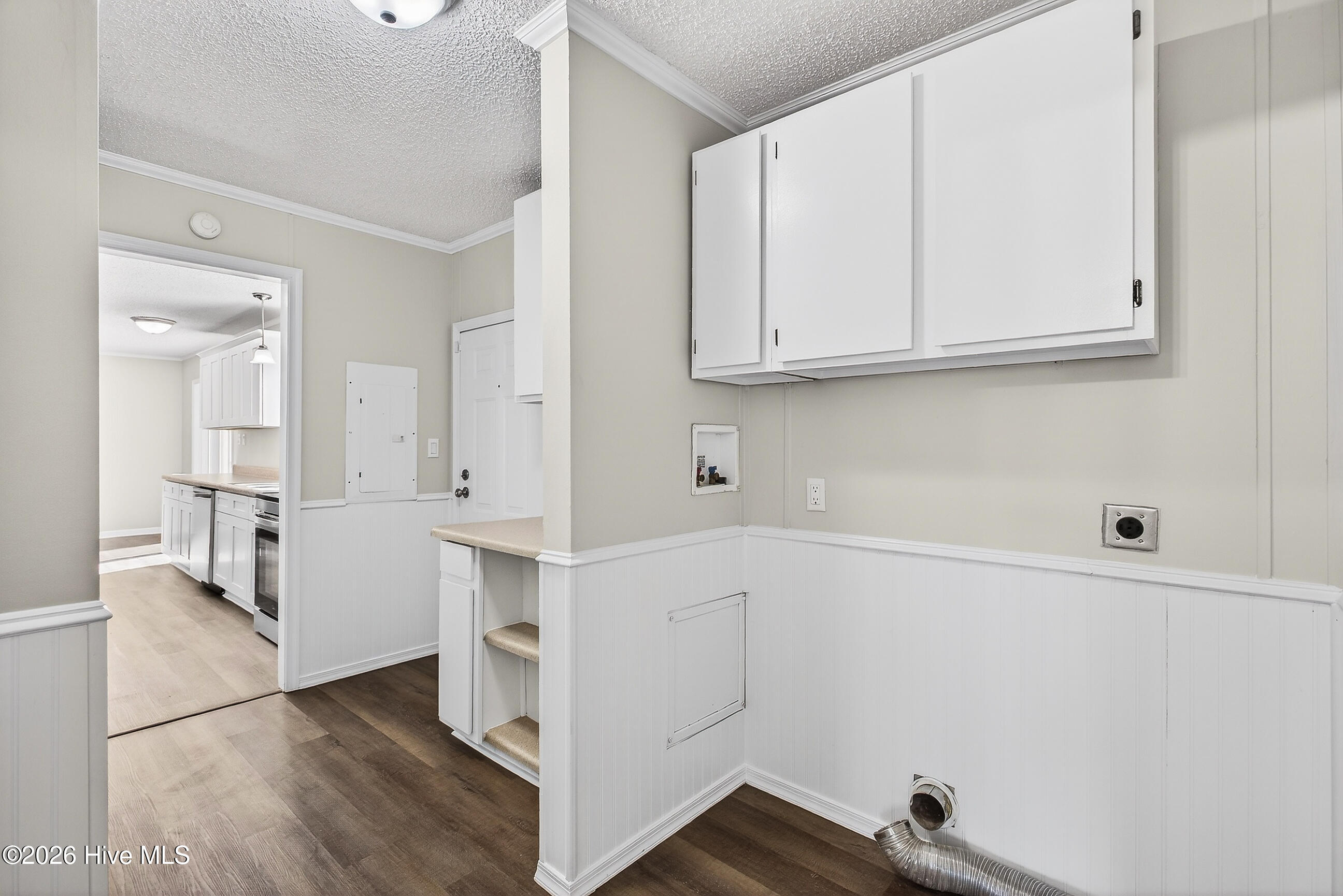 100560826 | Photo 11