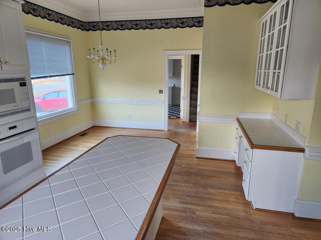 13 KITCHEN