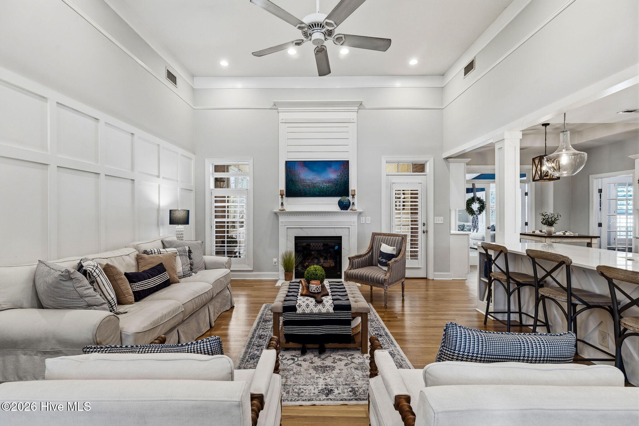 100561515 | Photo 16