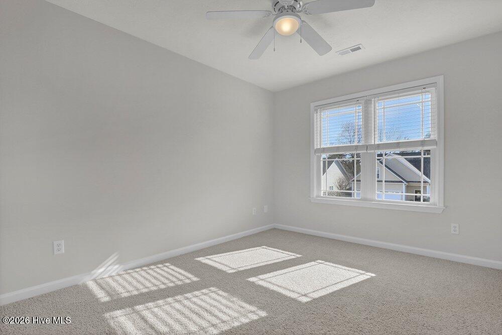 100561625 | Photo 17