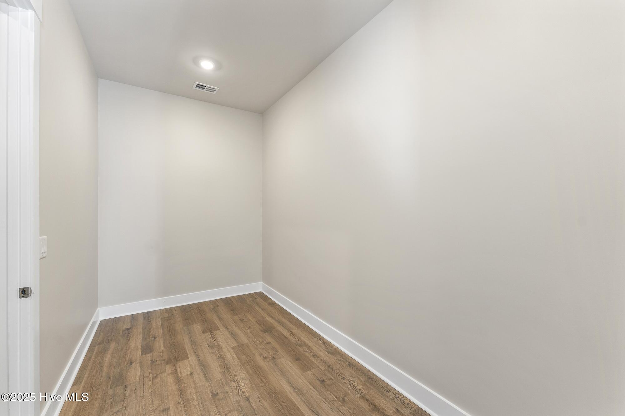 100542321 | Photo 22