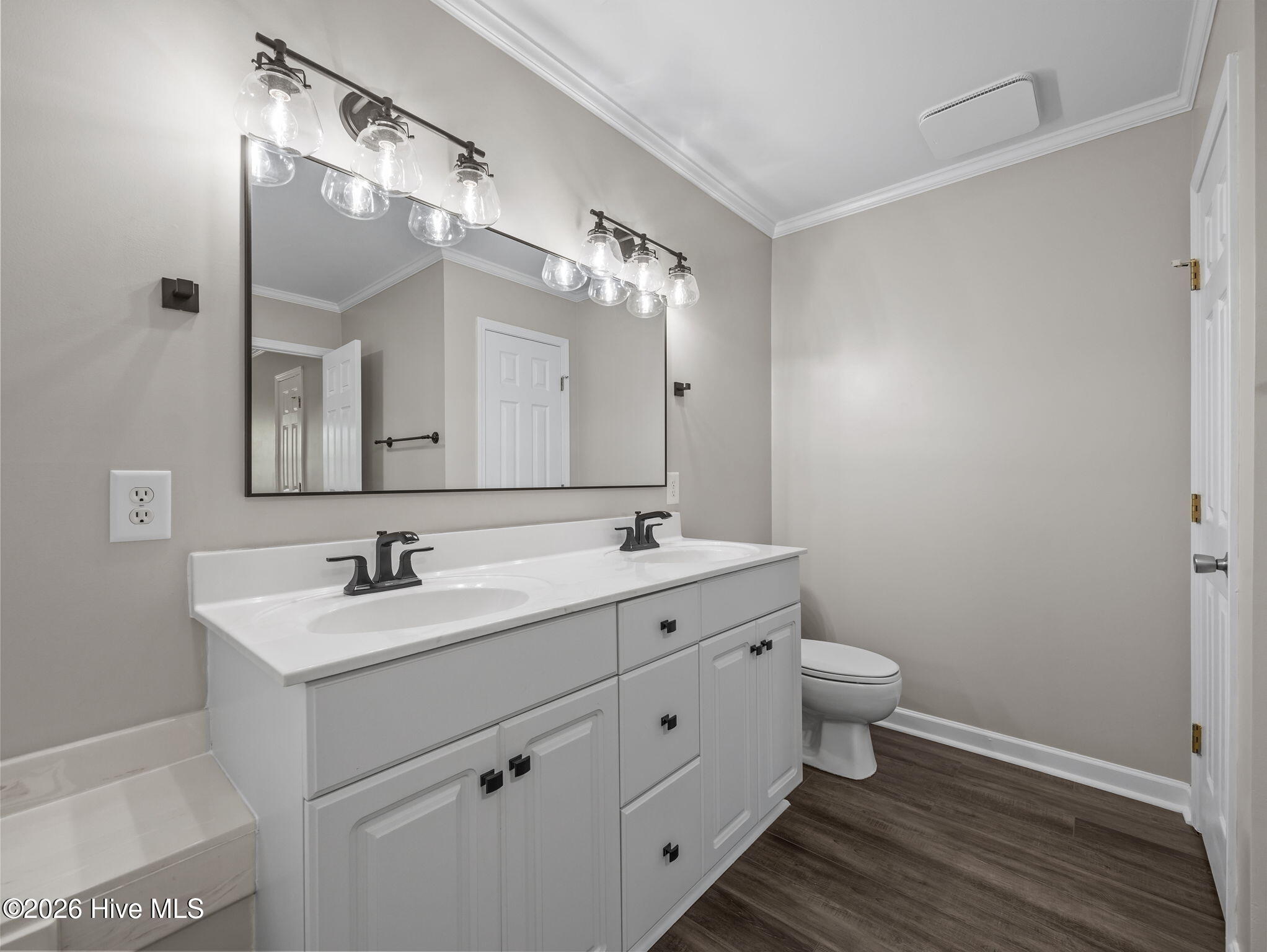 100567456 | Photo 26