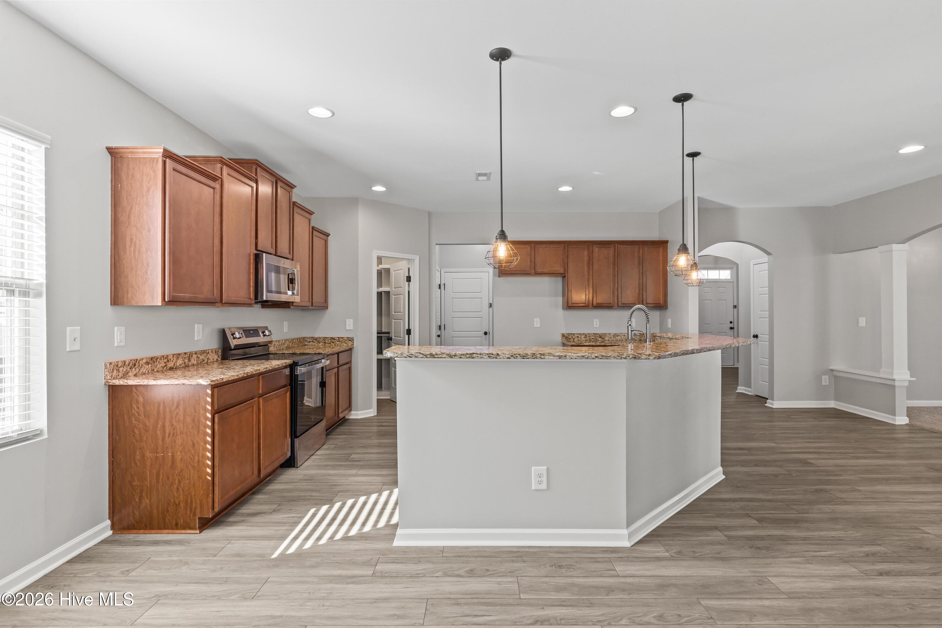 100559199 | Photo 19