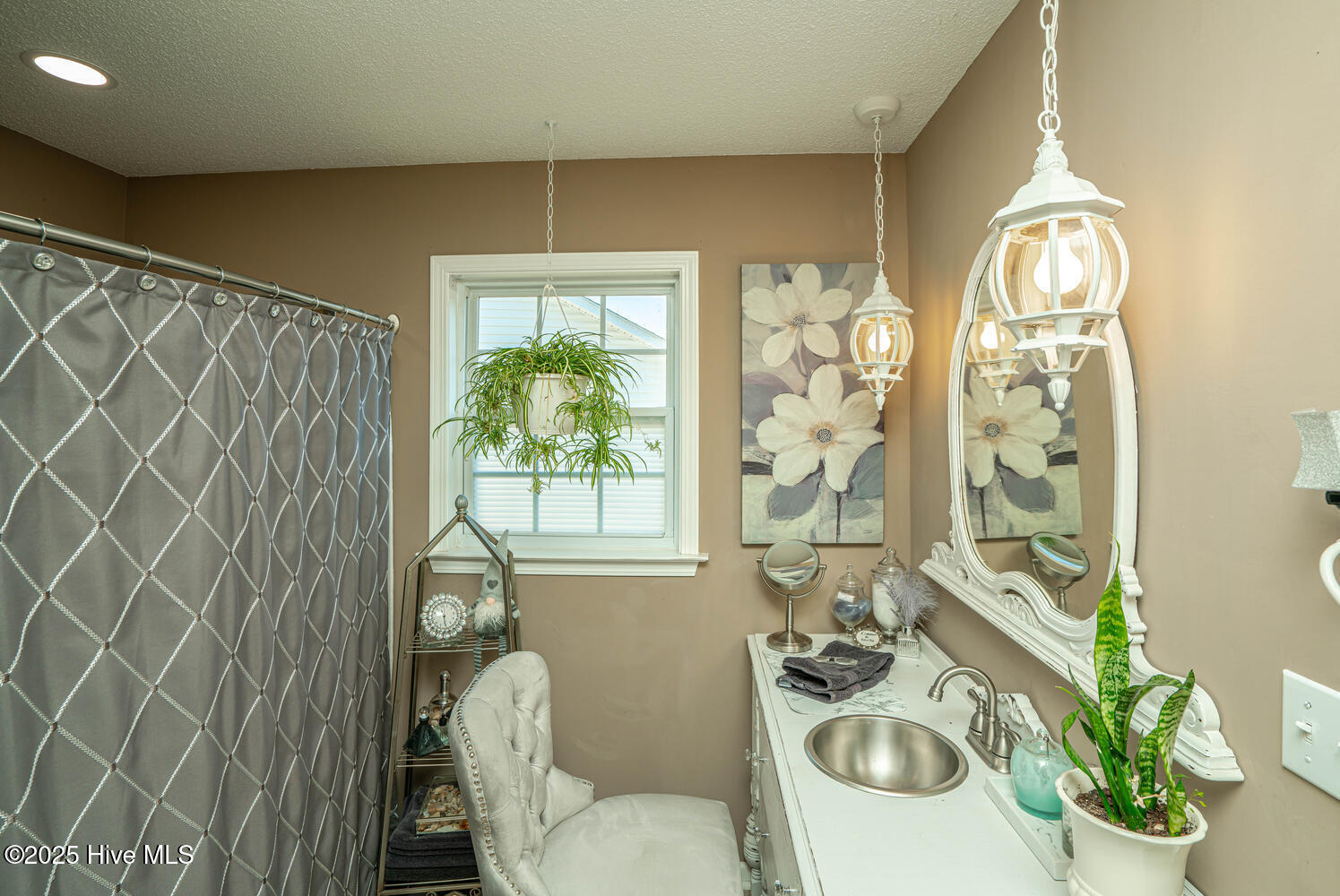 100542303 | Photo 22