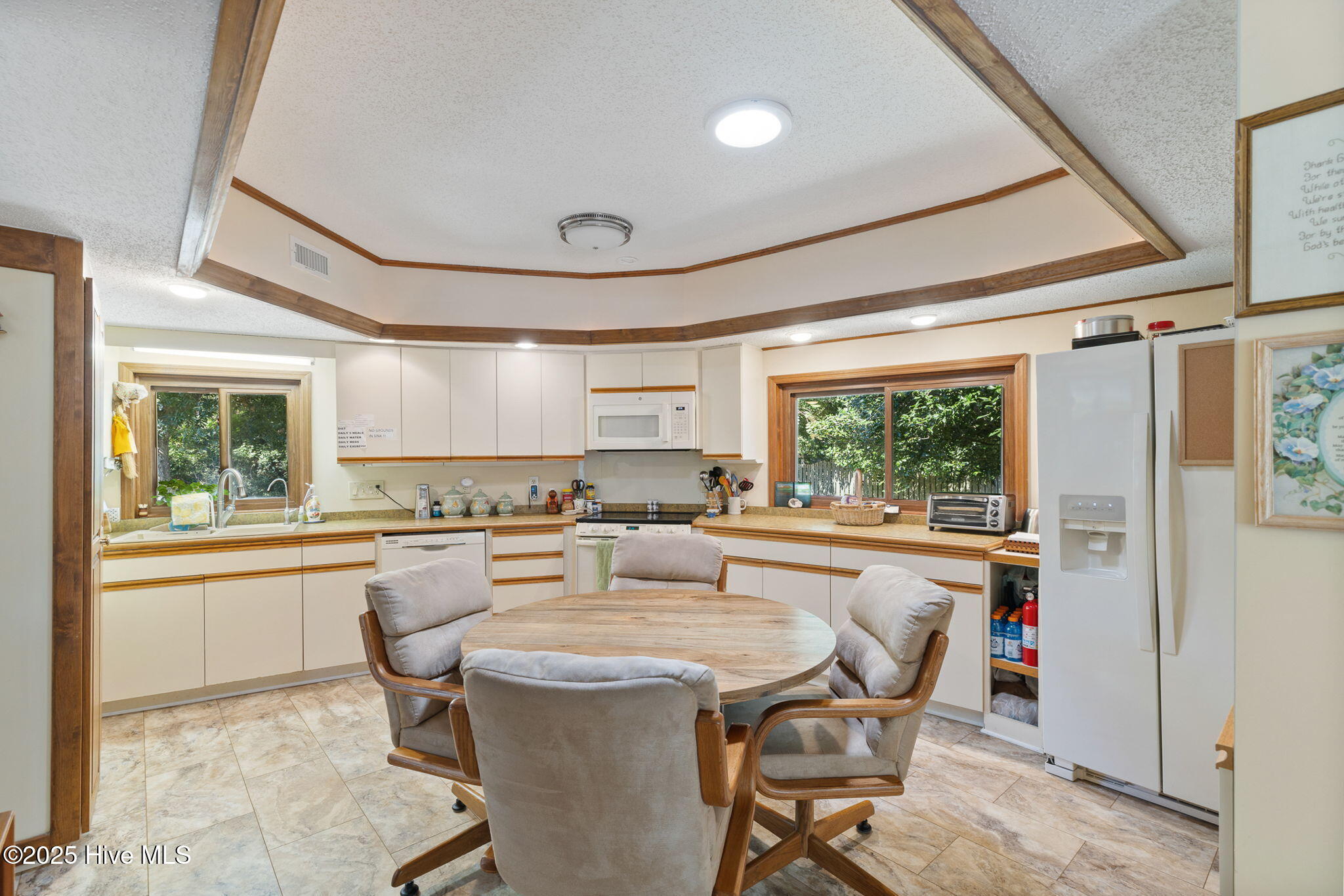 100531930 | Photo 18