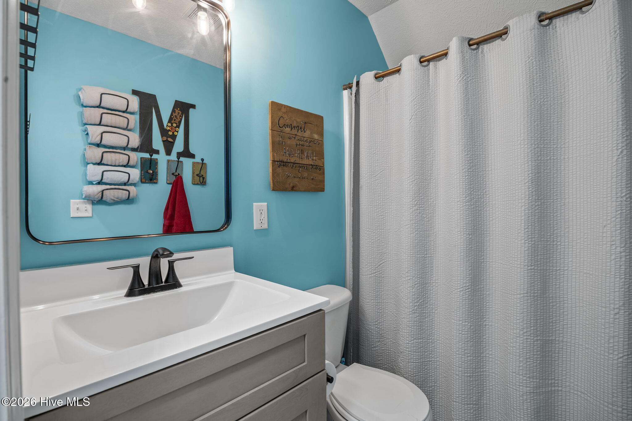 100566425 | Photo 22