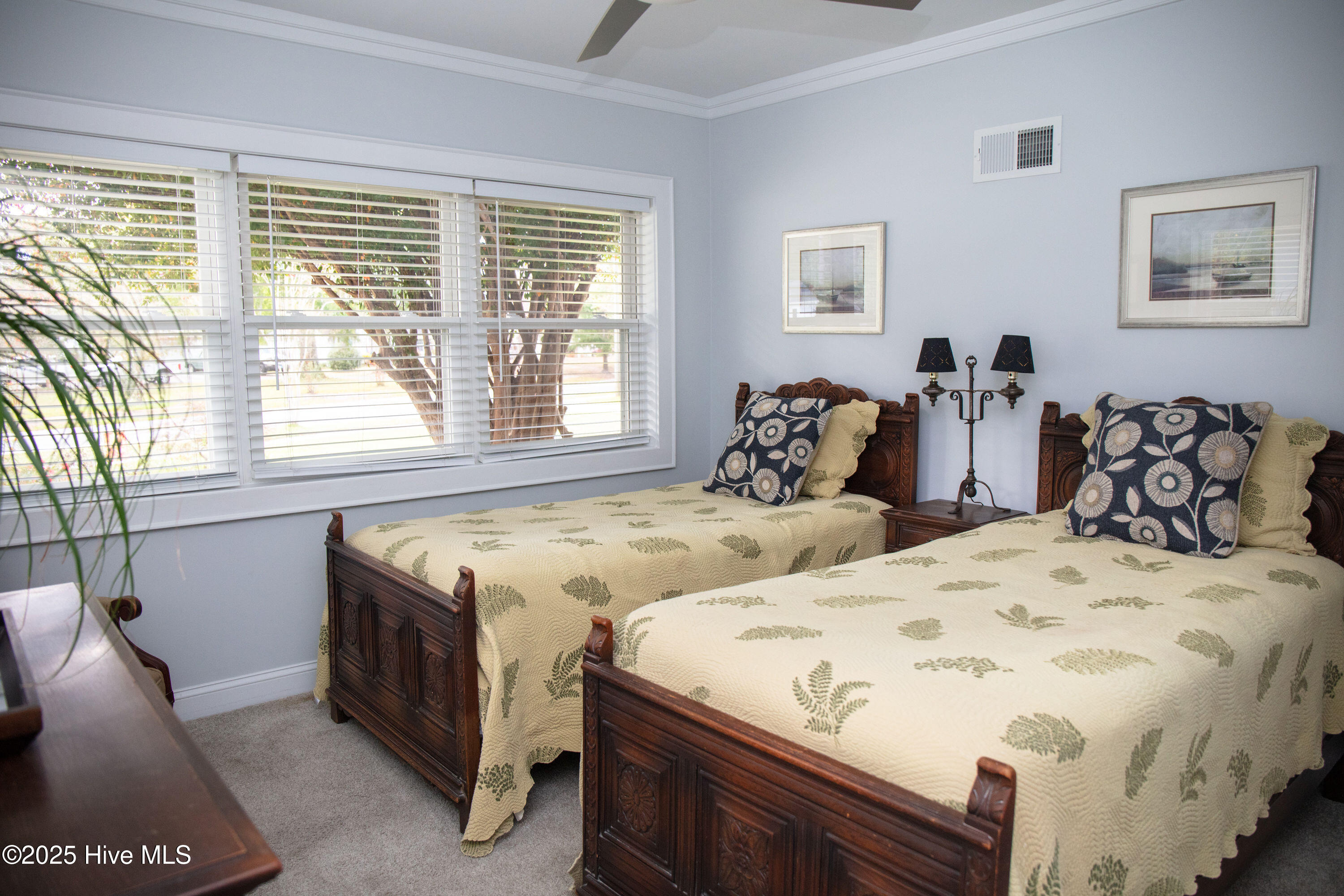 100541025 | Photo 35