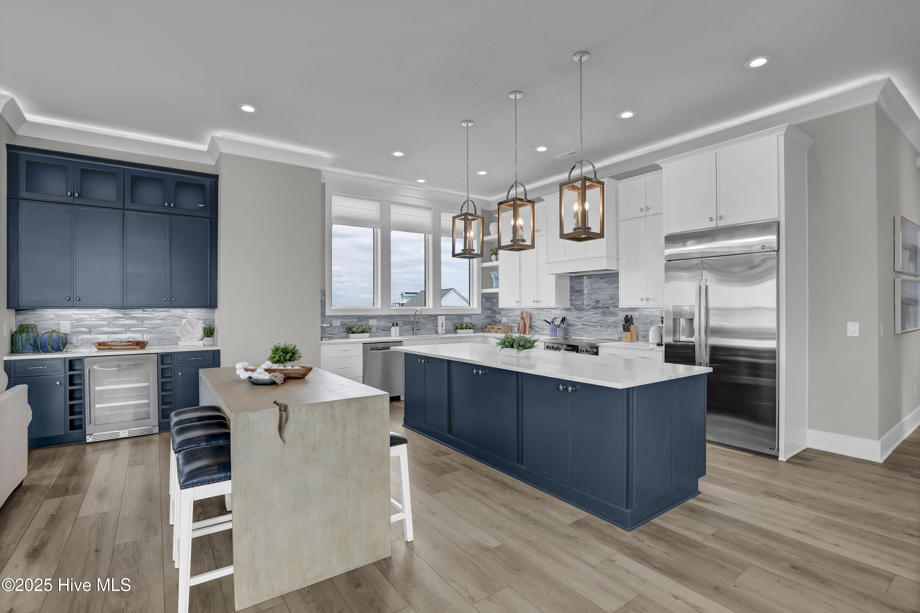 100555615 | Photo 32