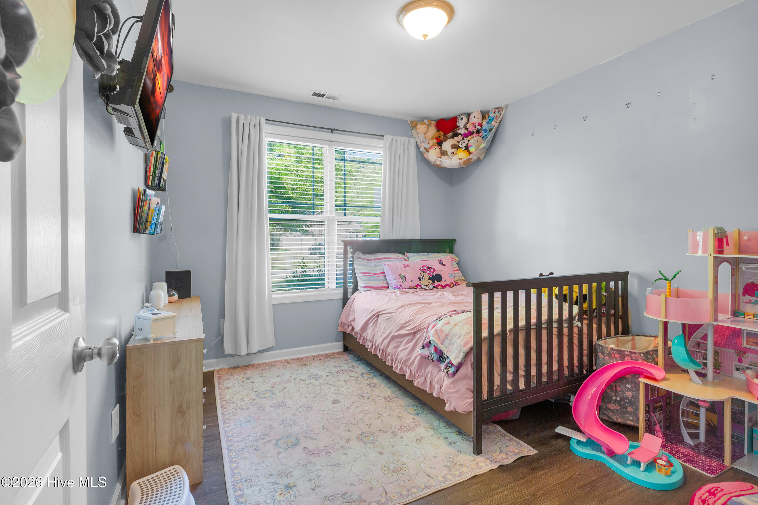 100570430 | Photo 10