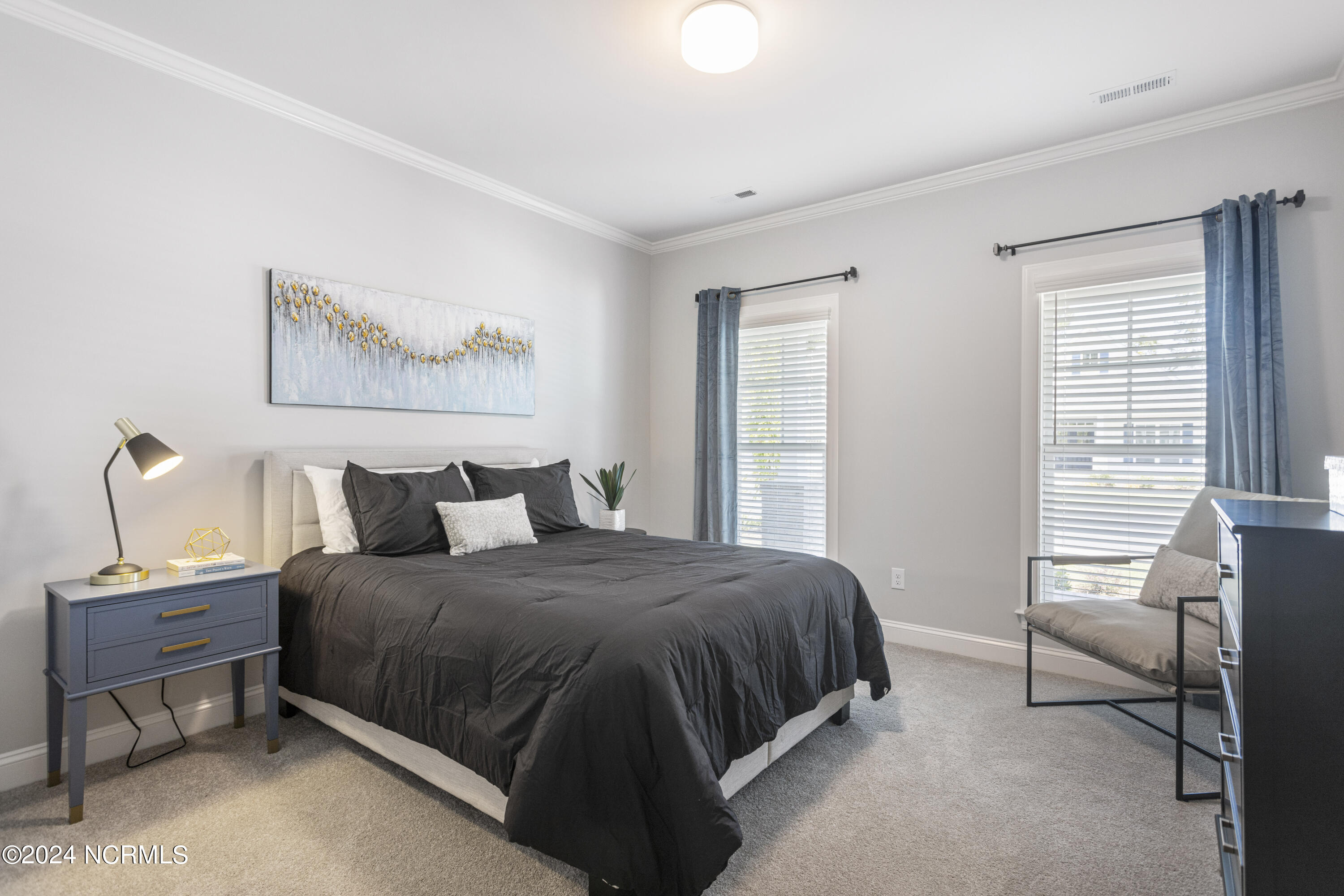 100568554 | Photo 43