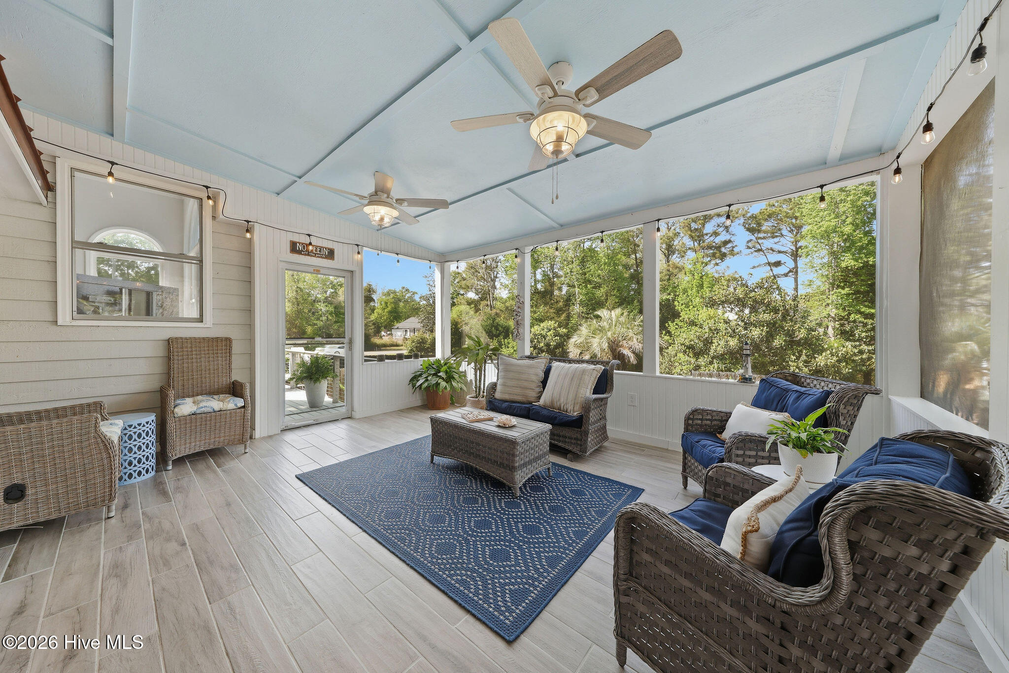 100567317 | Photo 60