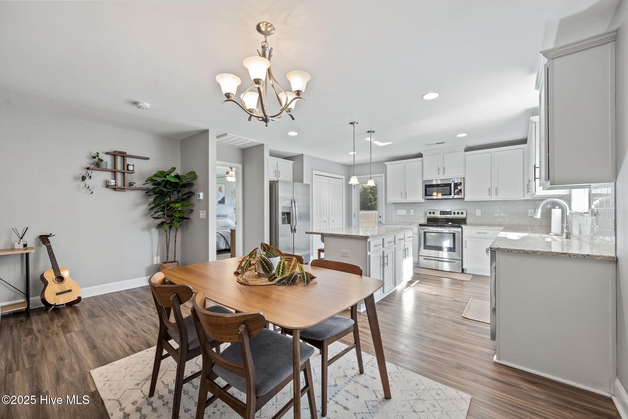 100536269 | Photo 11