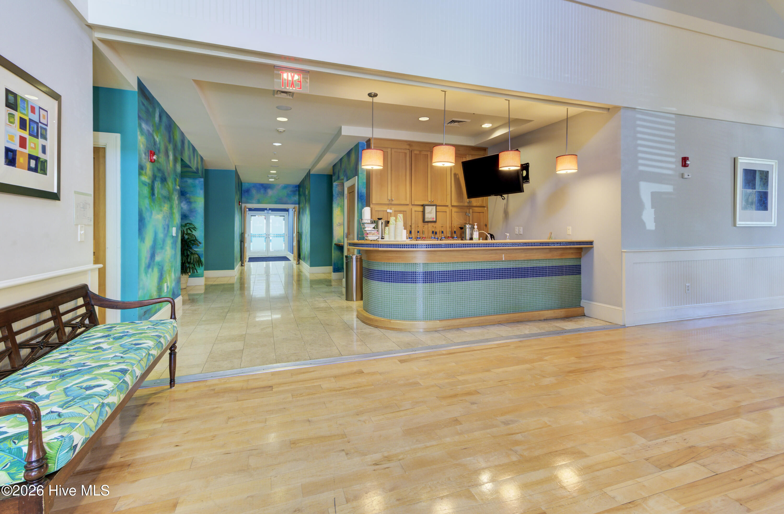 100569553 | Photo 33