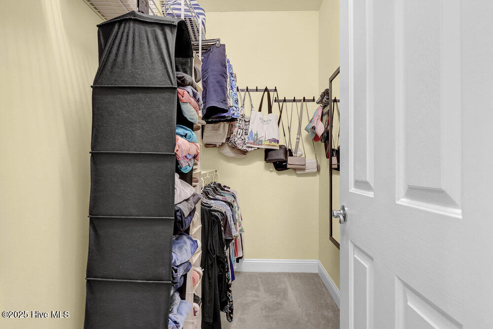 100513085 | Photo 22