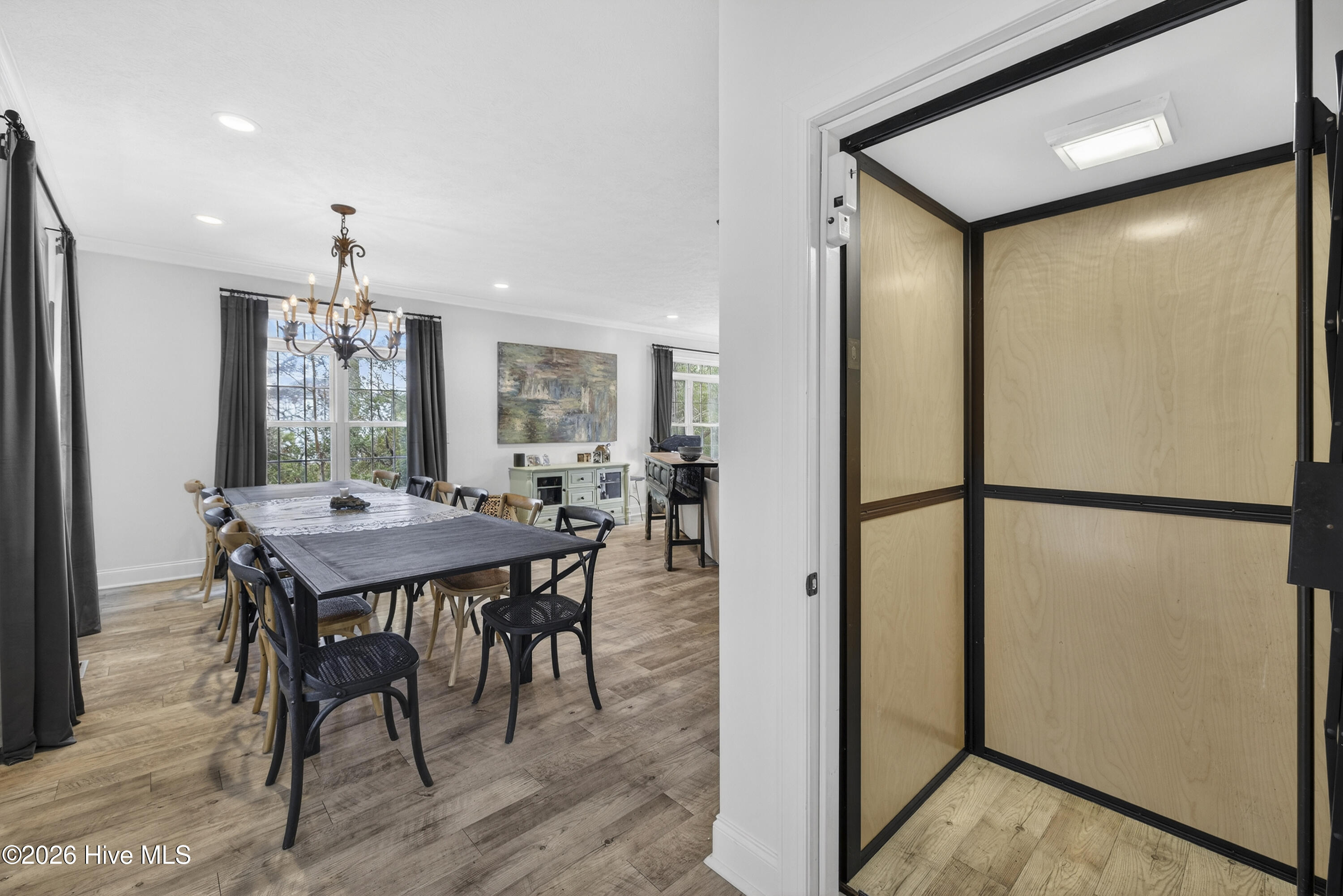 100557060 | Photo 12