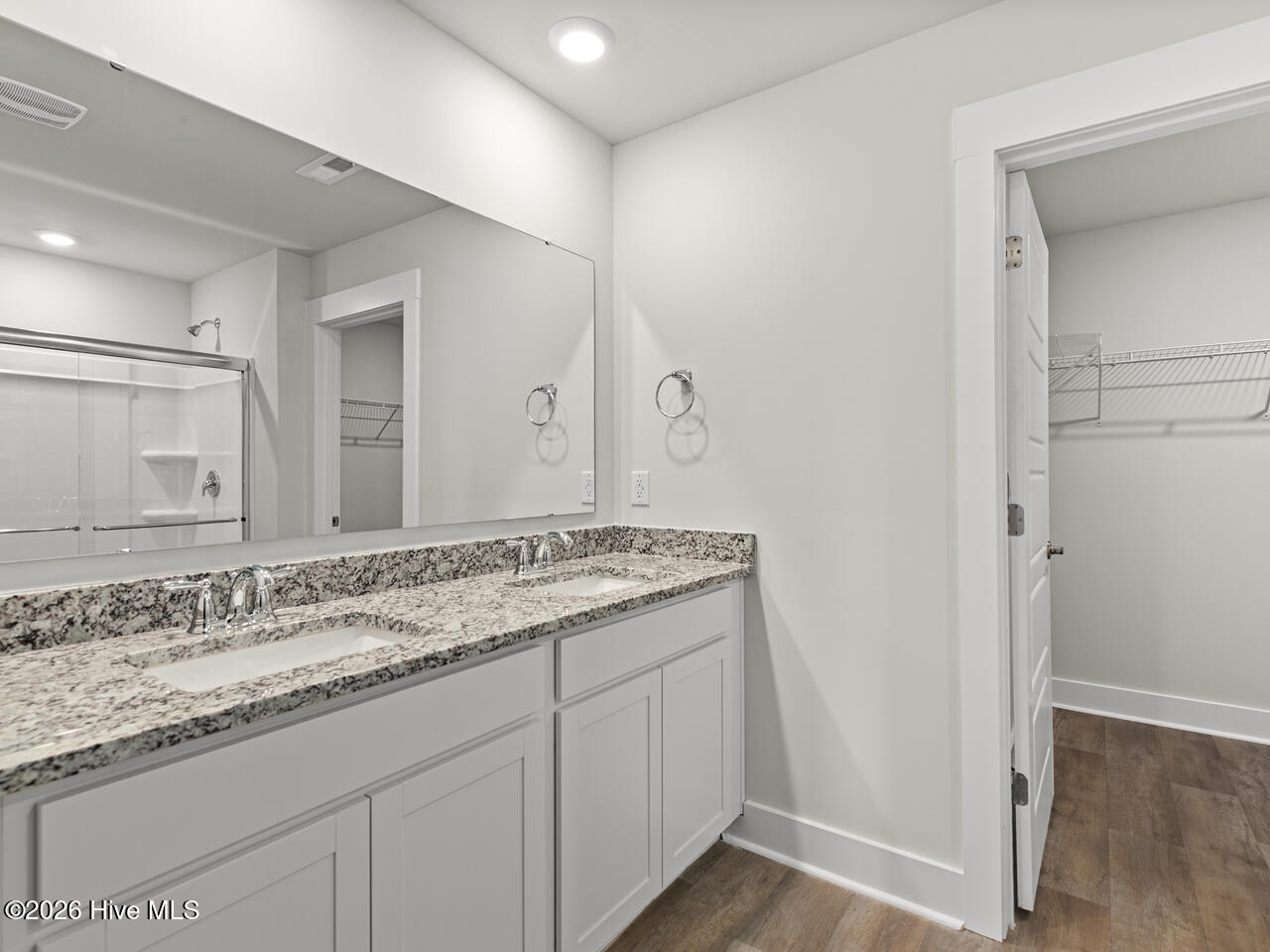 100545581 | Photo 31