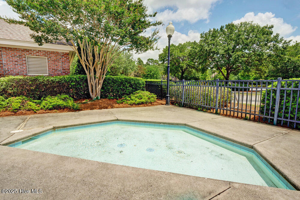 100531667 | Photo 84