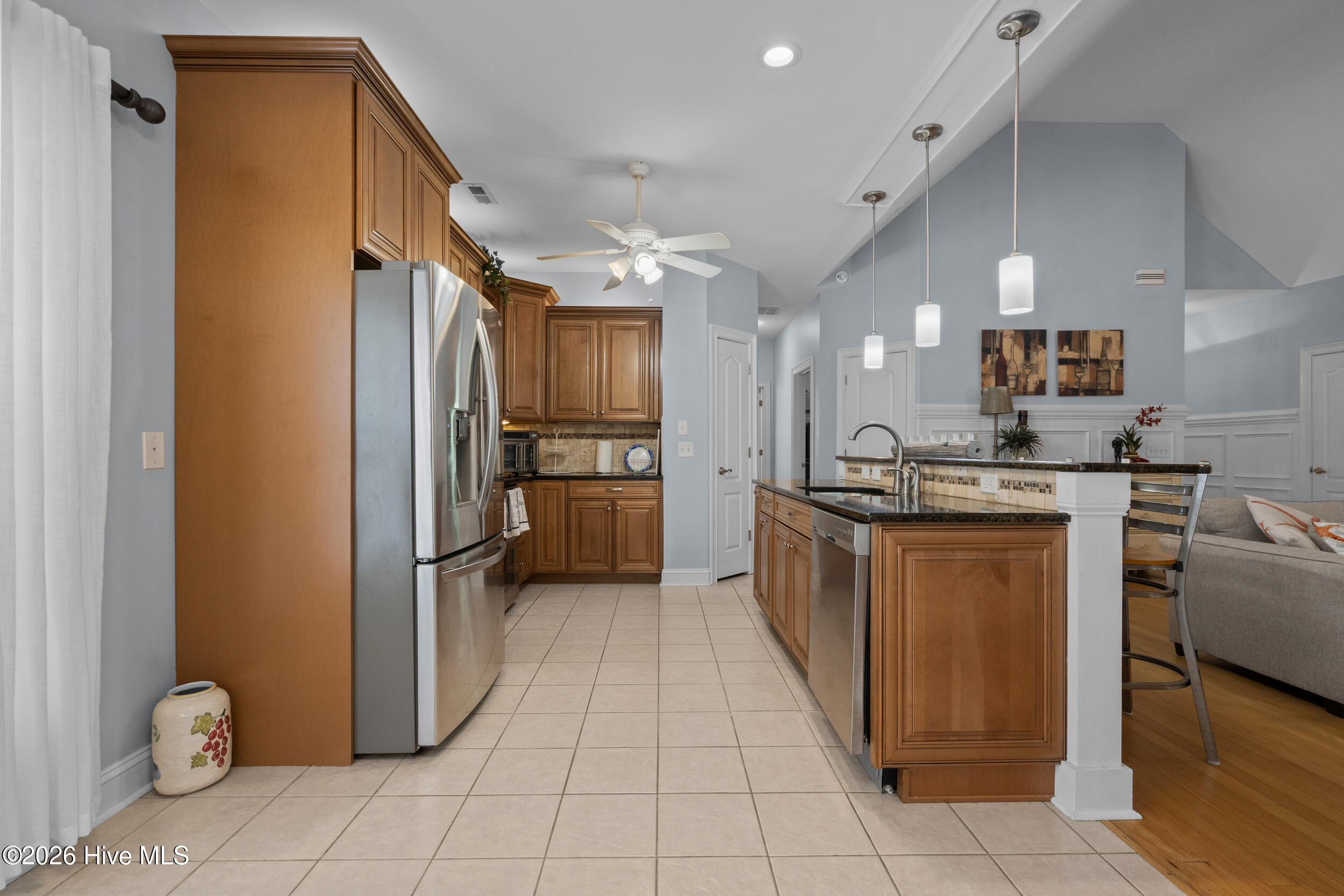 100566575 | Photo 13