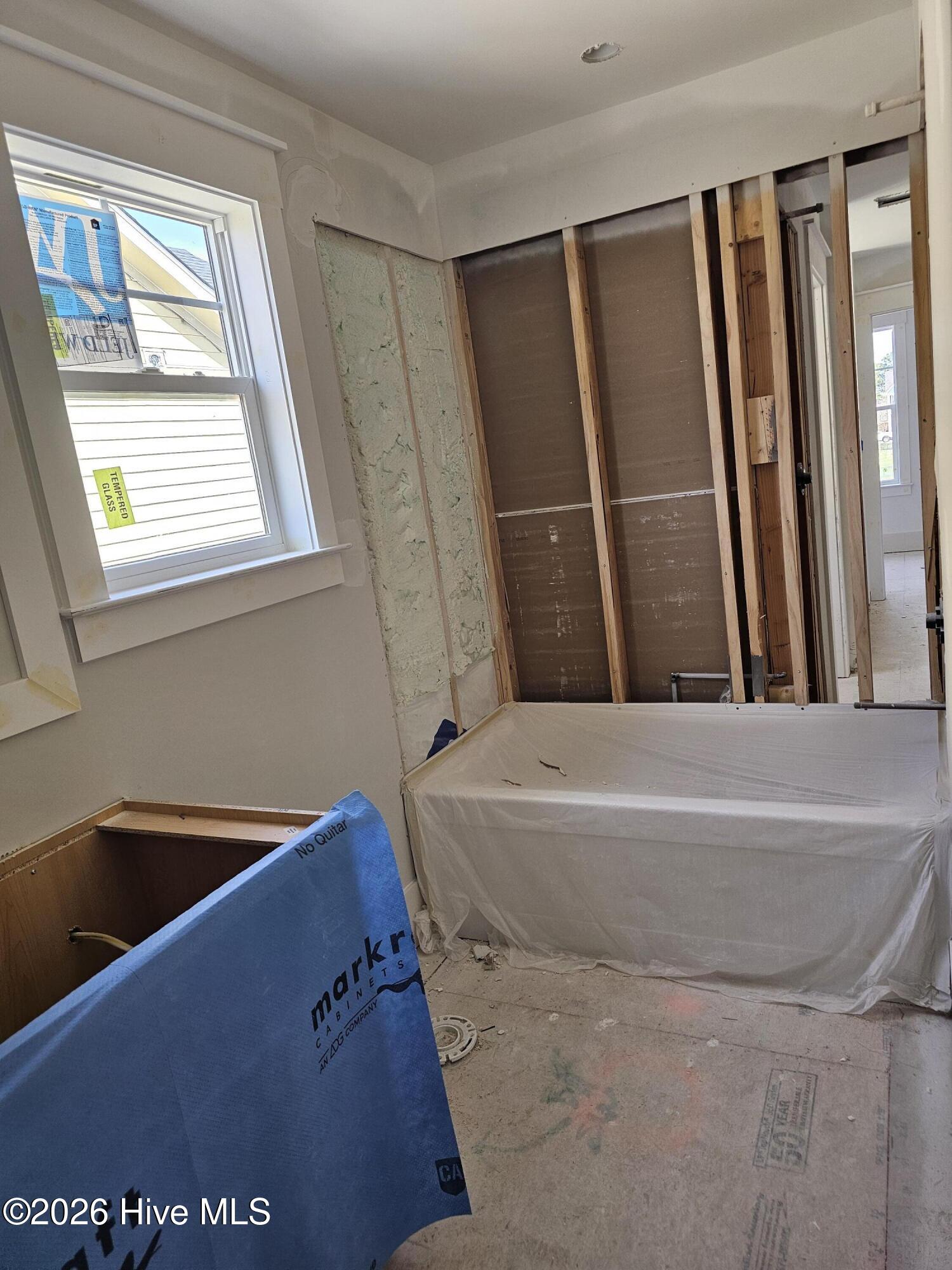 100560952 | Photo 14