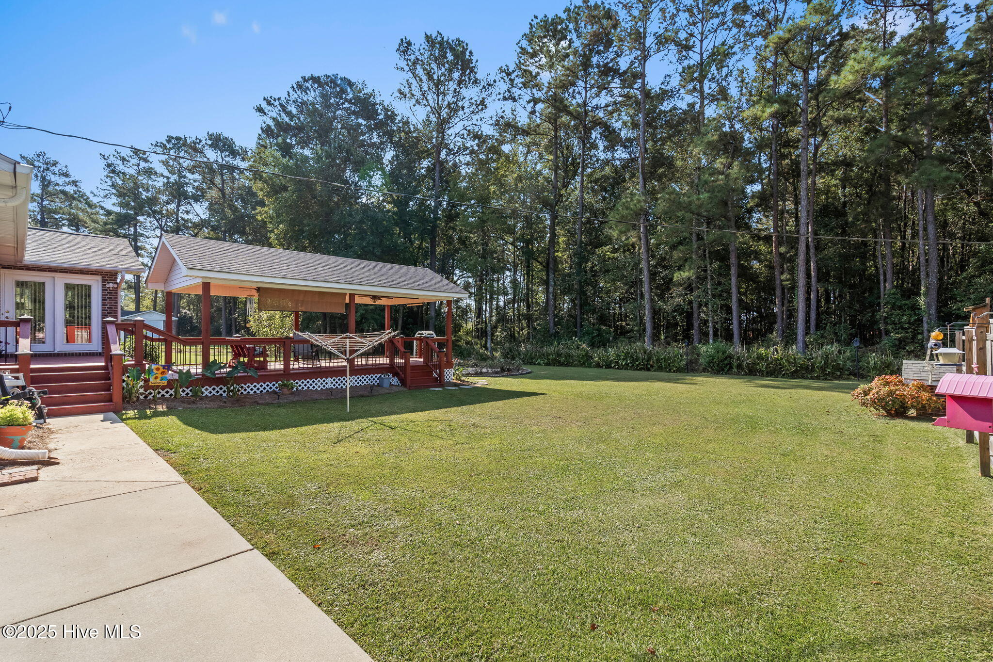 100532446 | Photo 30