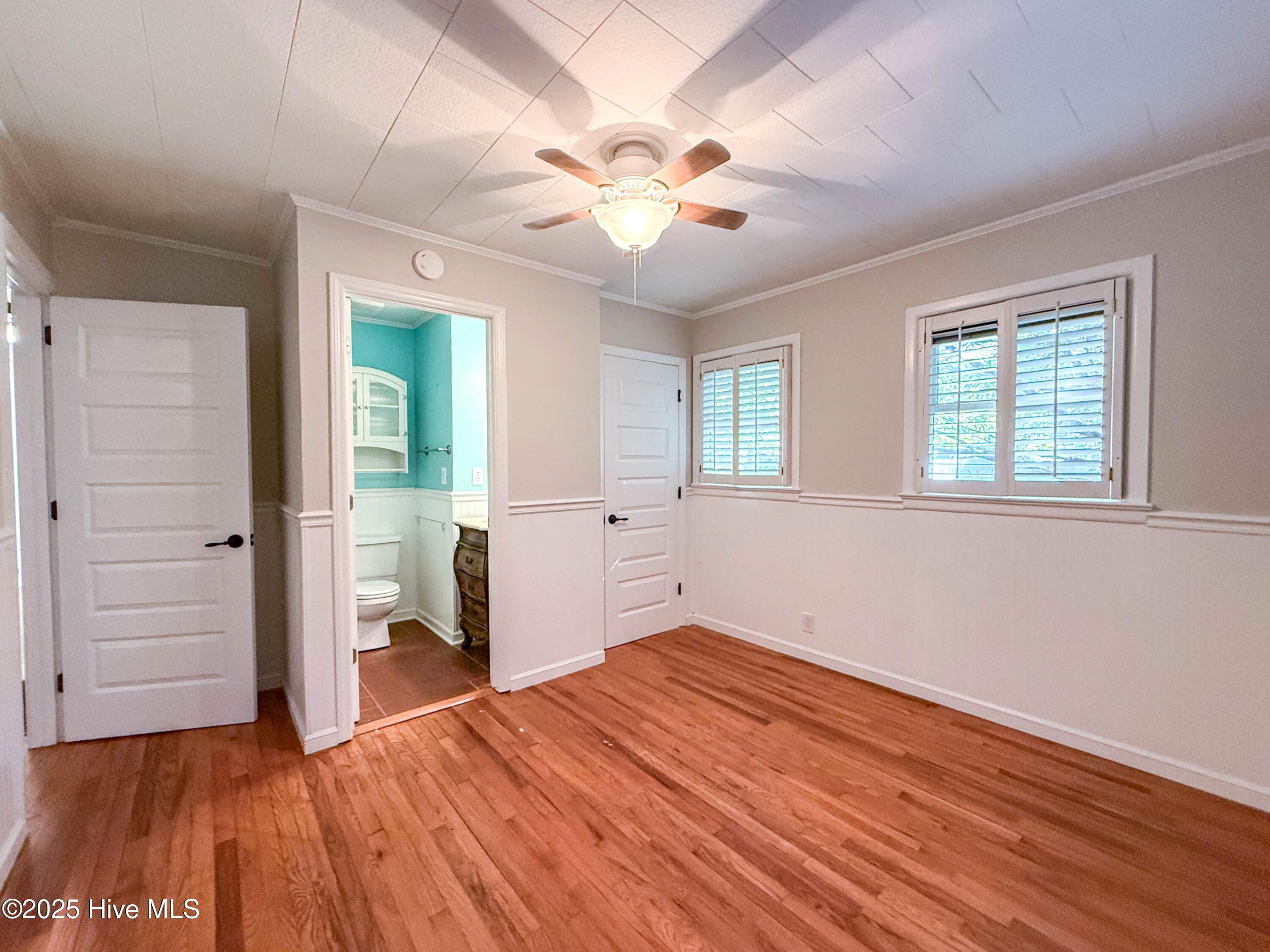 100537869 | Photo 41