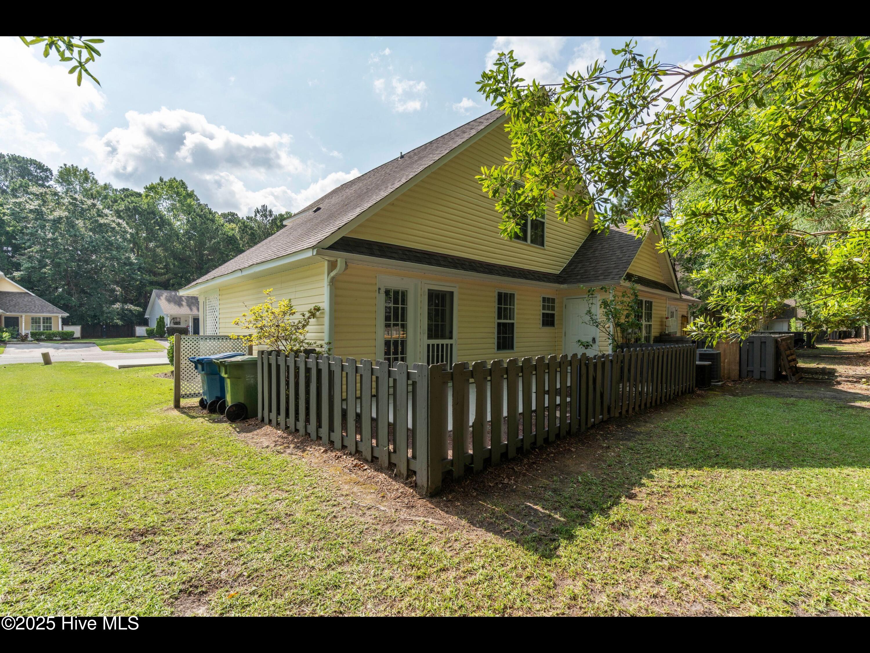 100510875 | Photo 33