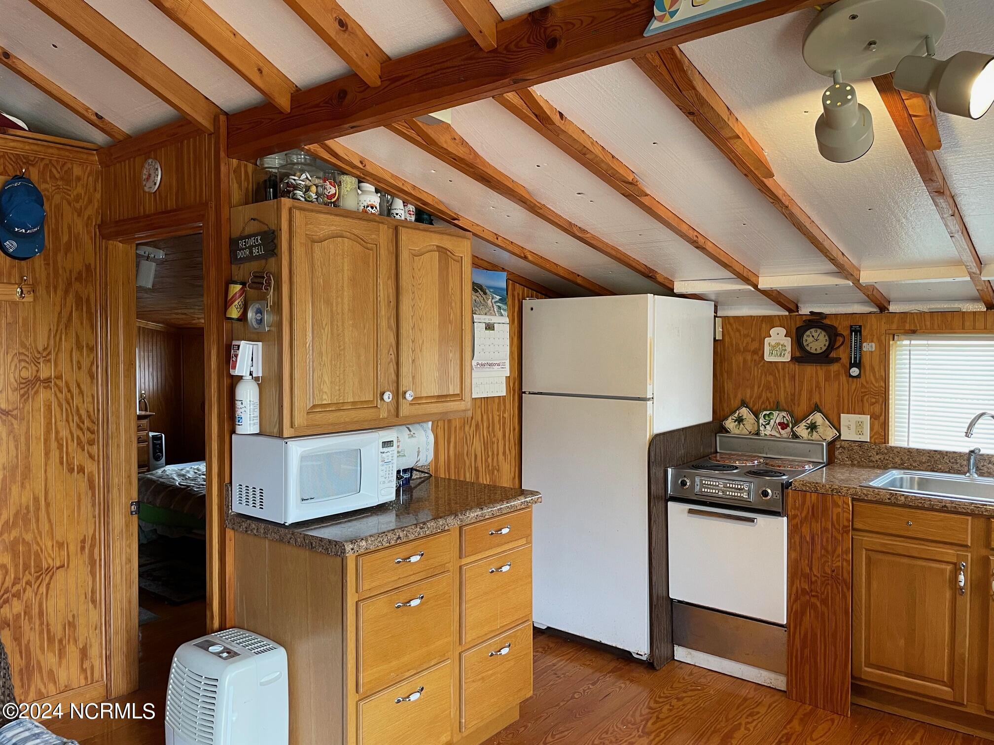 2604 Cedar Island Road,Cedar Island