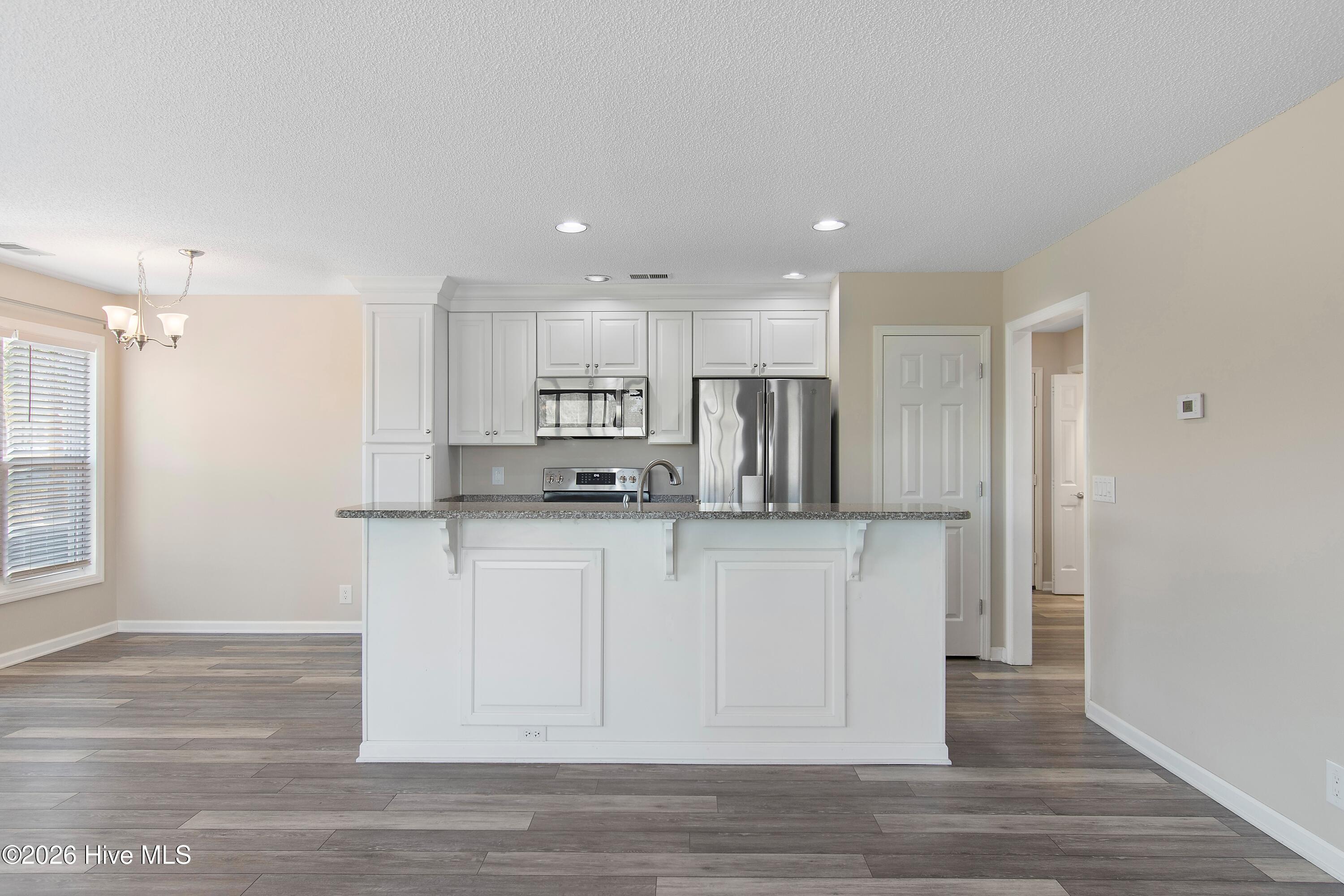 100562302 | Photo 10