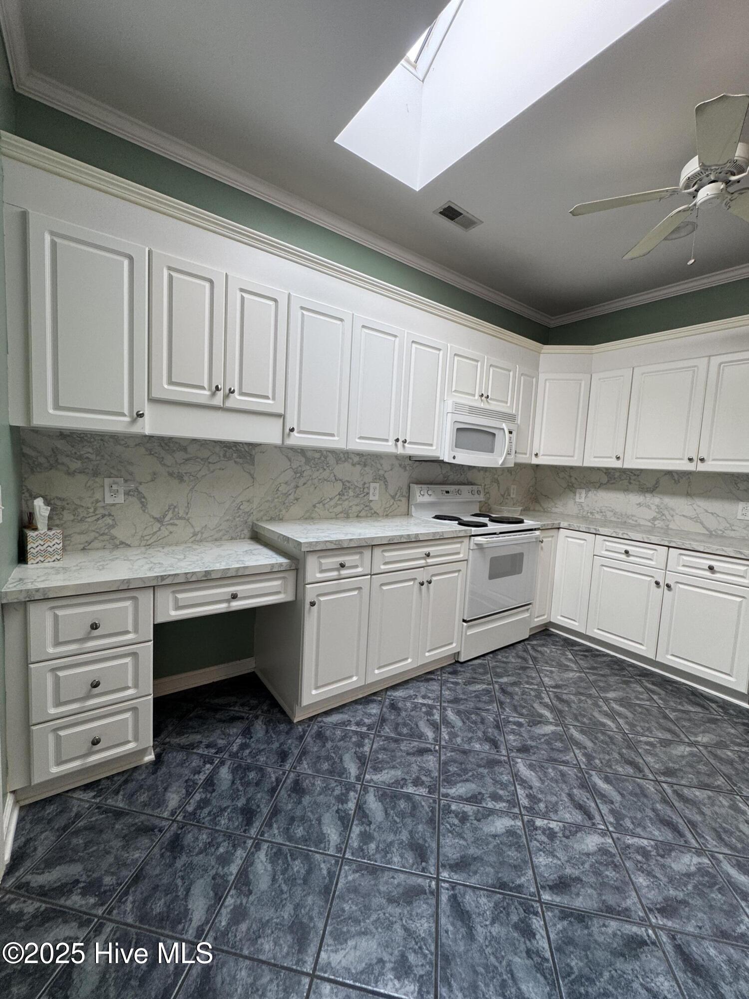 100532583 | Photo 10