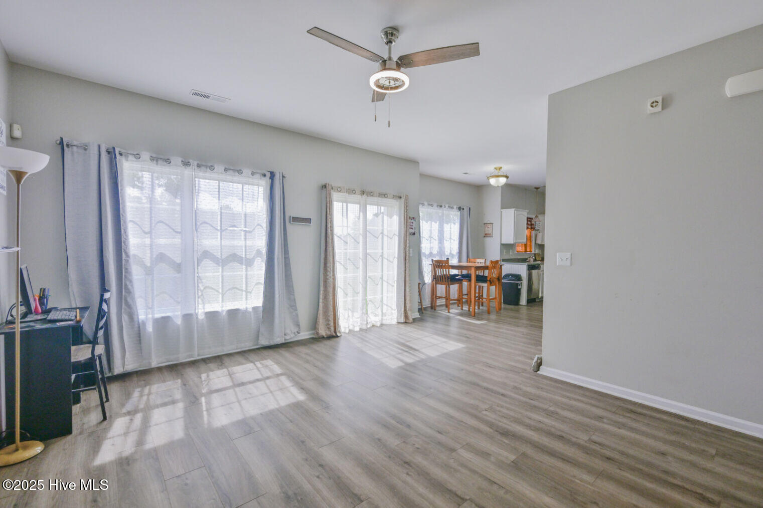 100506950 | Photo 13