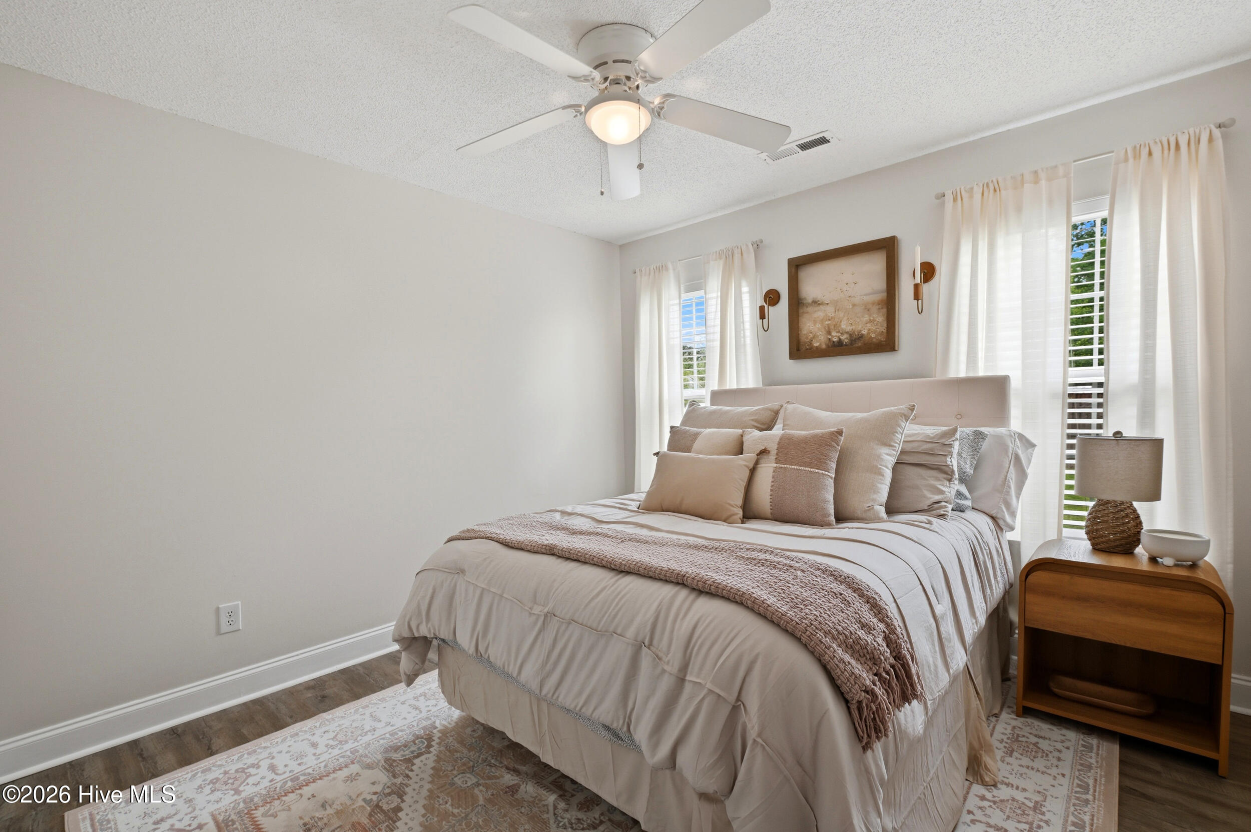 100565195 | Photo 24