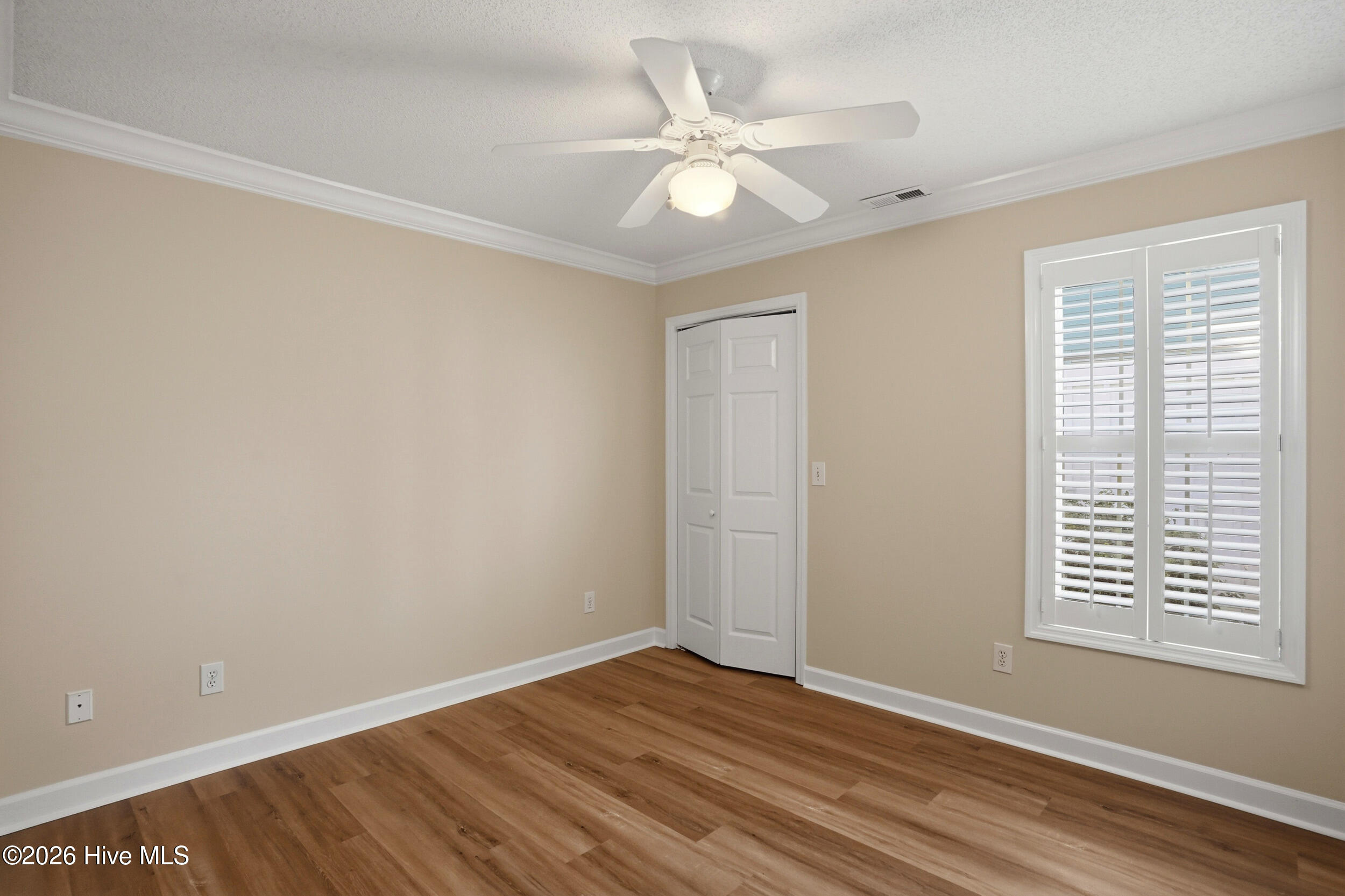 100559989 | Photo 33