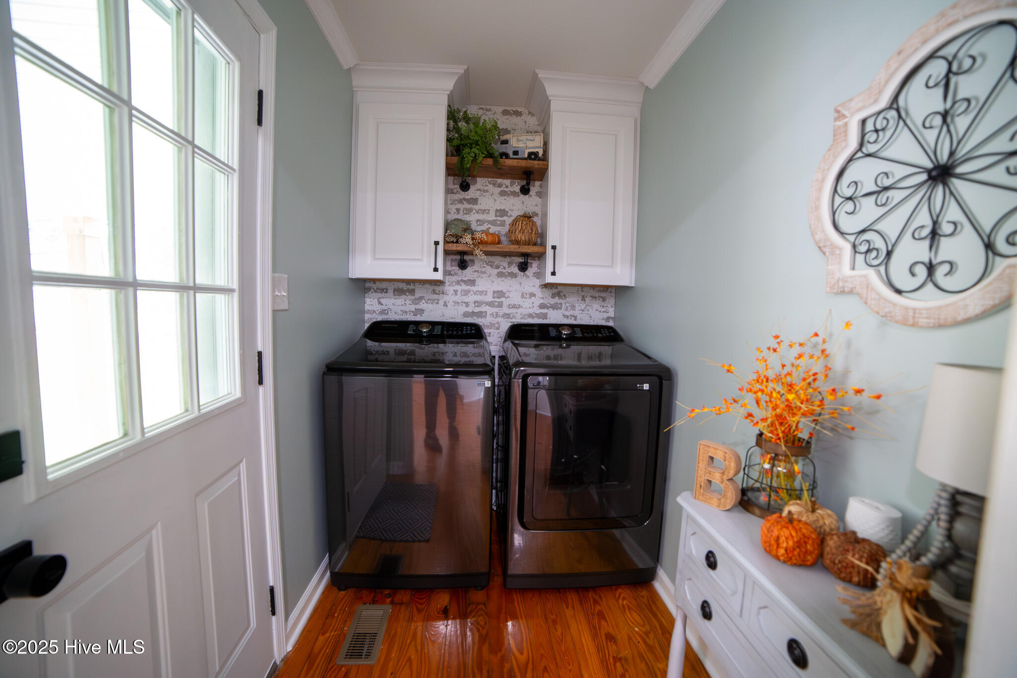 100542481 | Photo 45