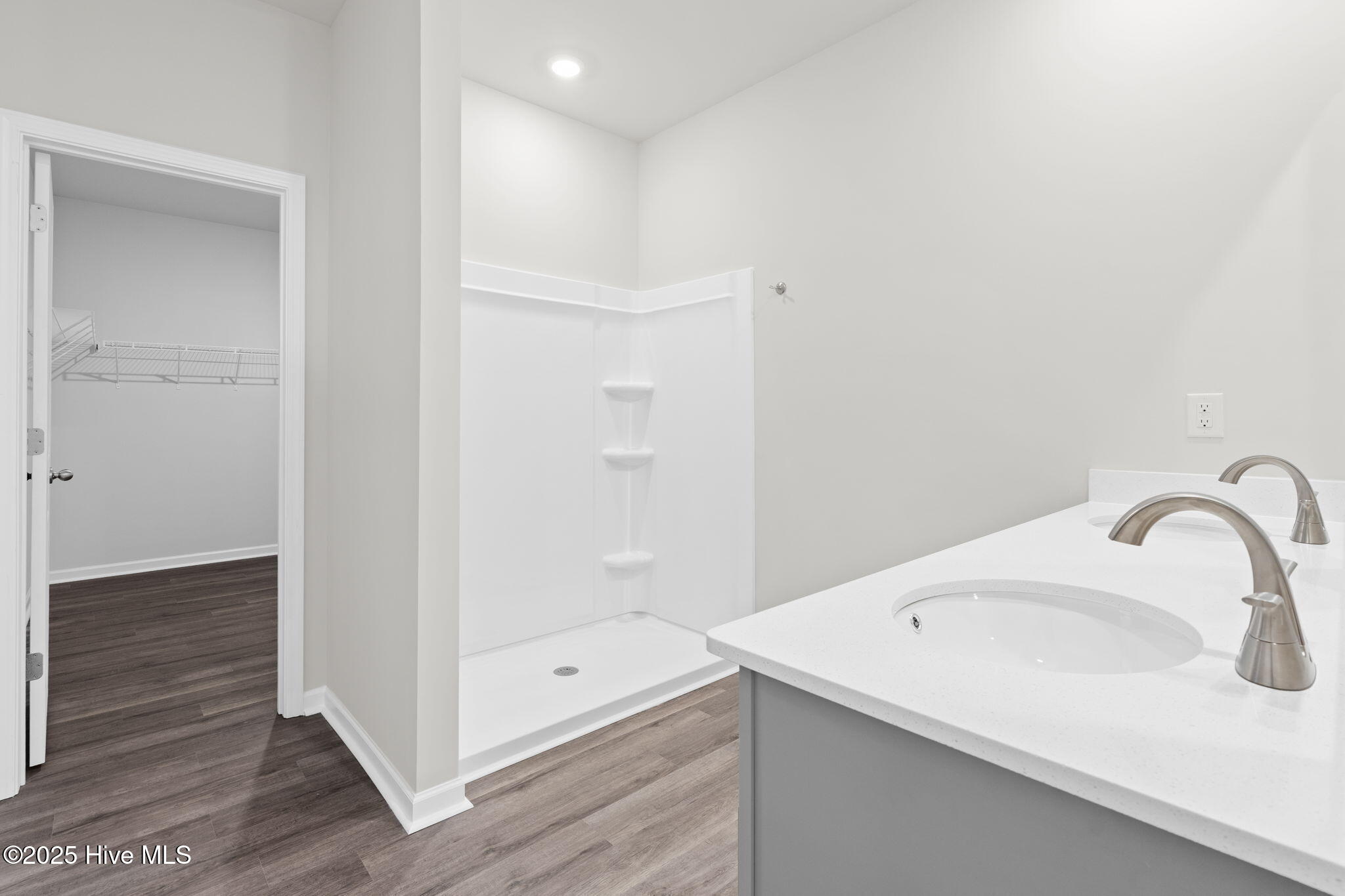 100545841 | Photo 16