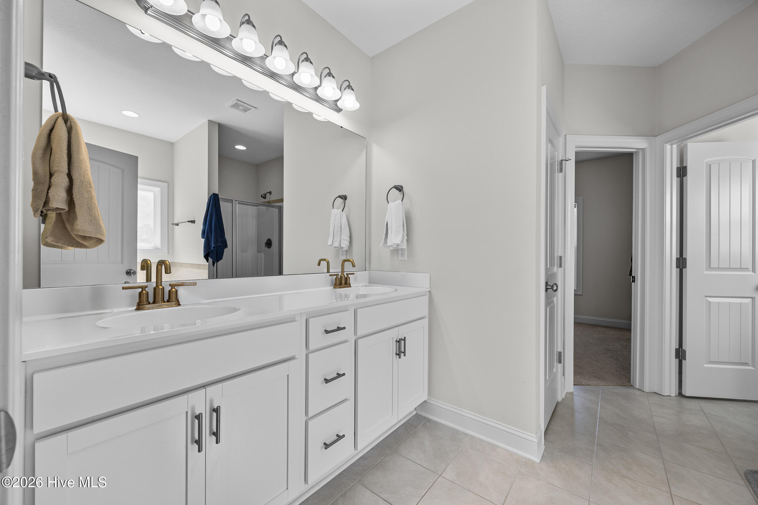 100555729 | Photo 30