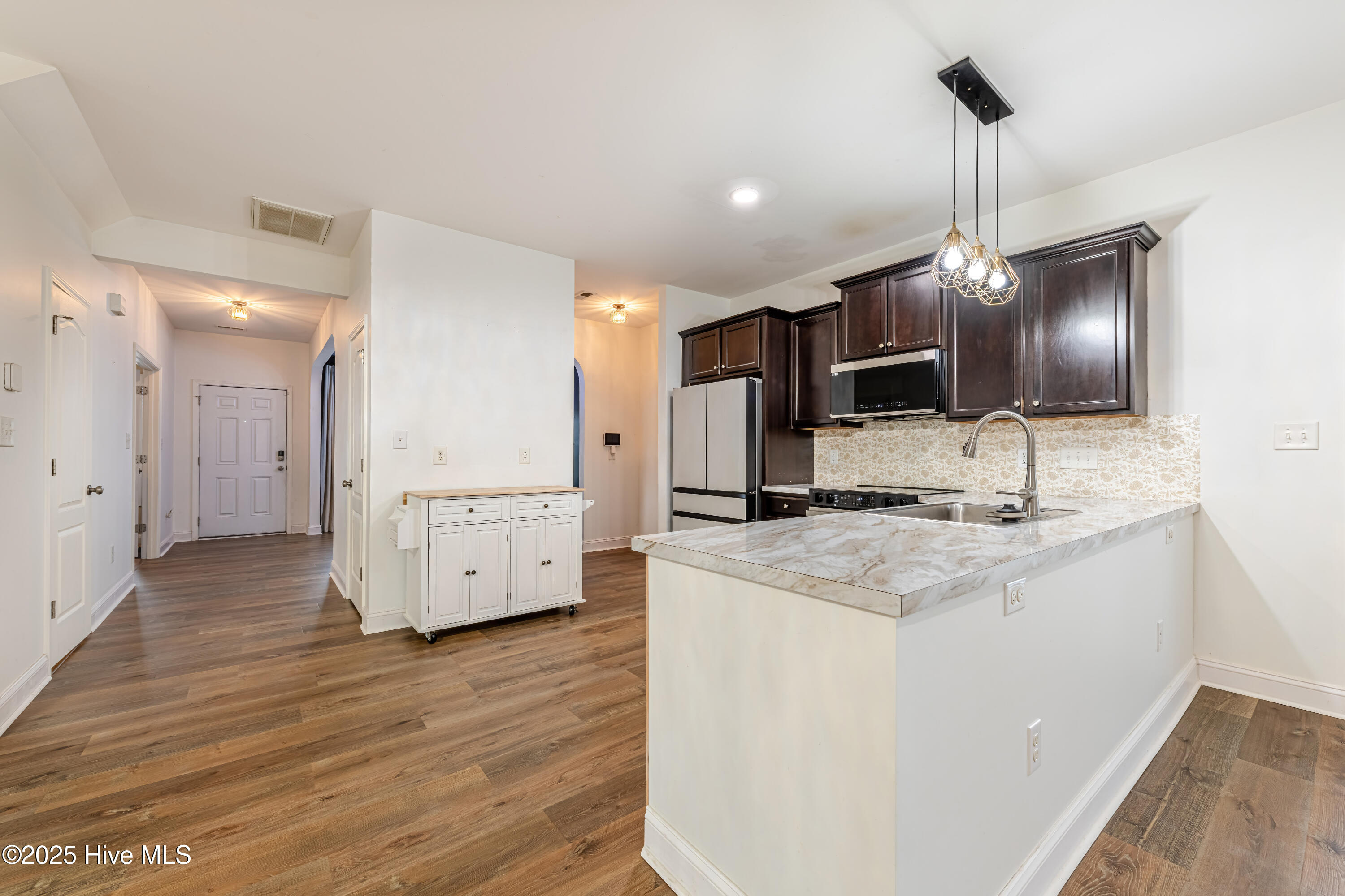 100546682 | Photo 17